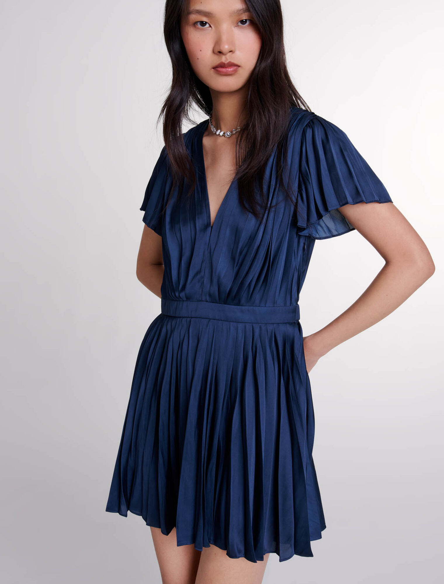 Robe courte plissée 