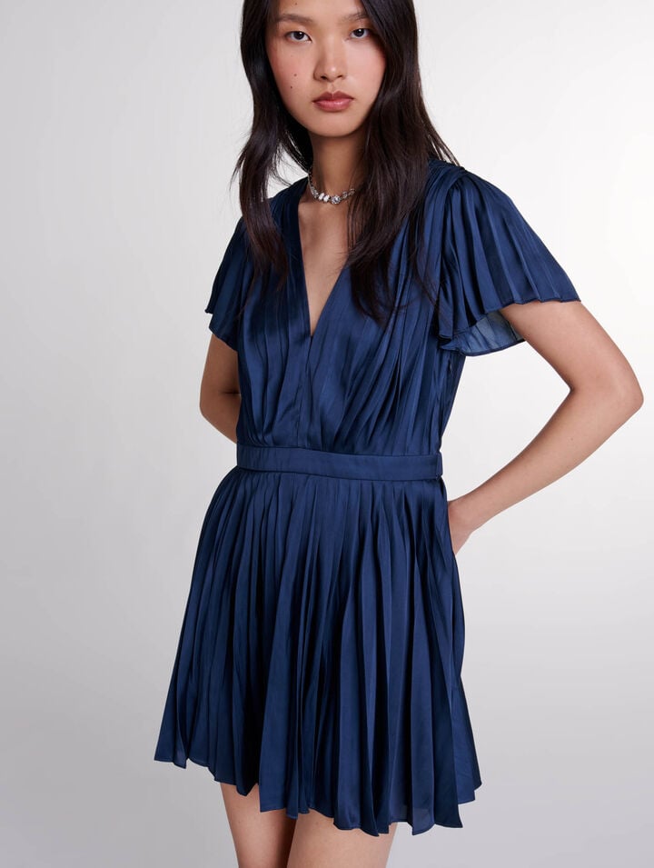 Robe courte plissée 