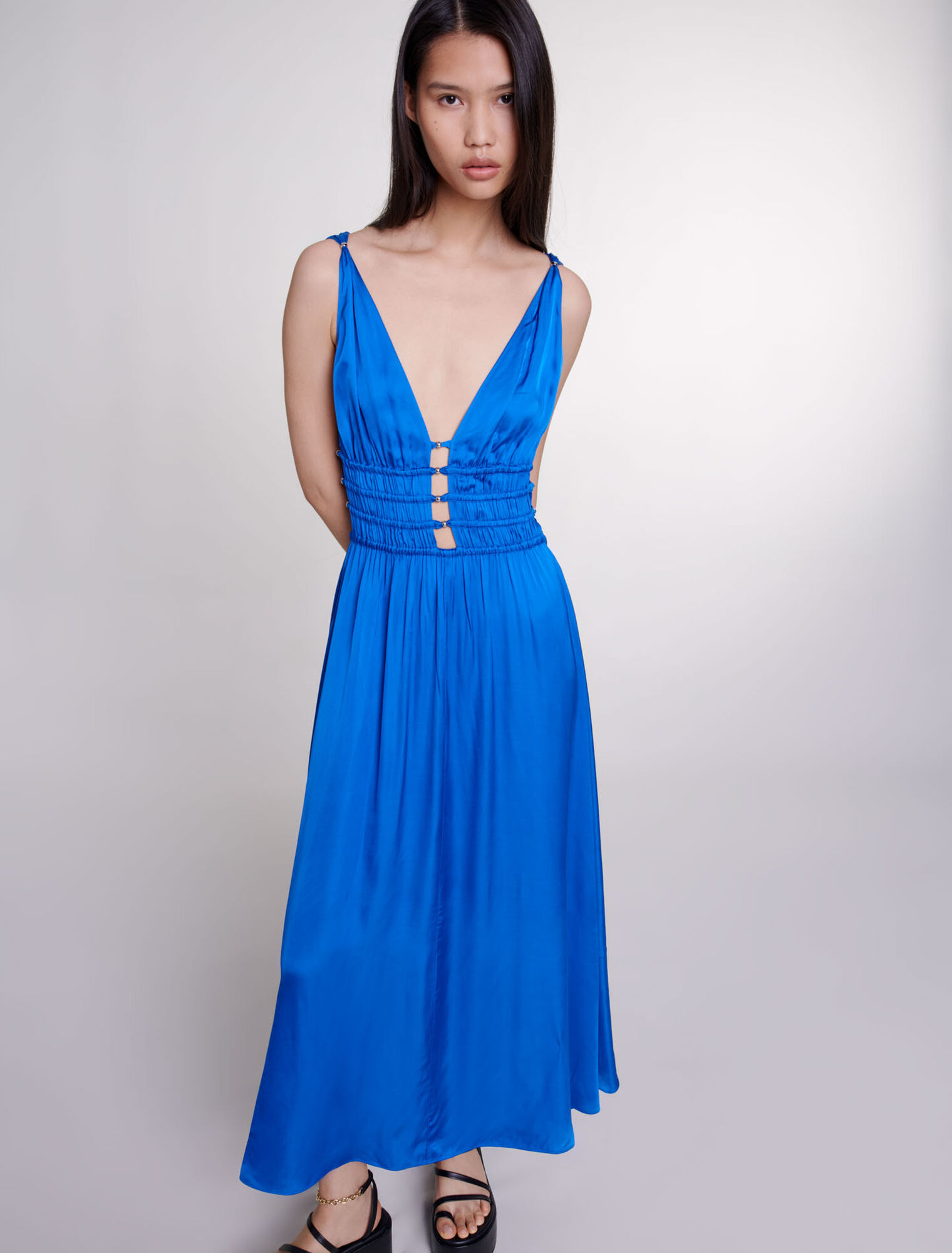 Robe satinée ajourée