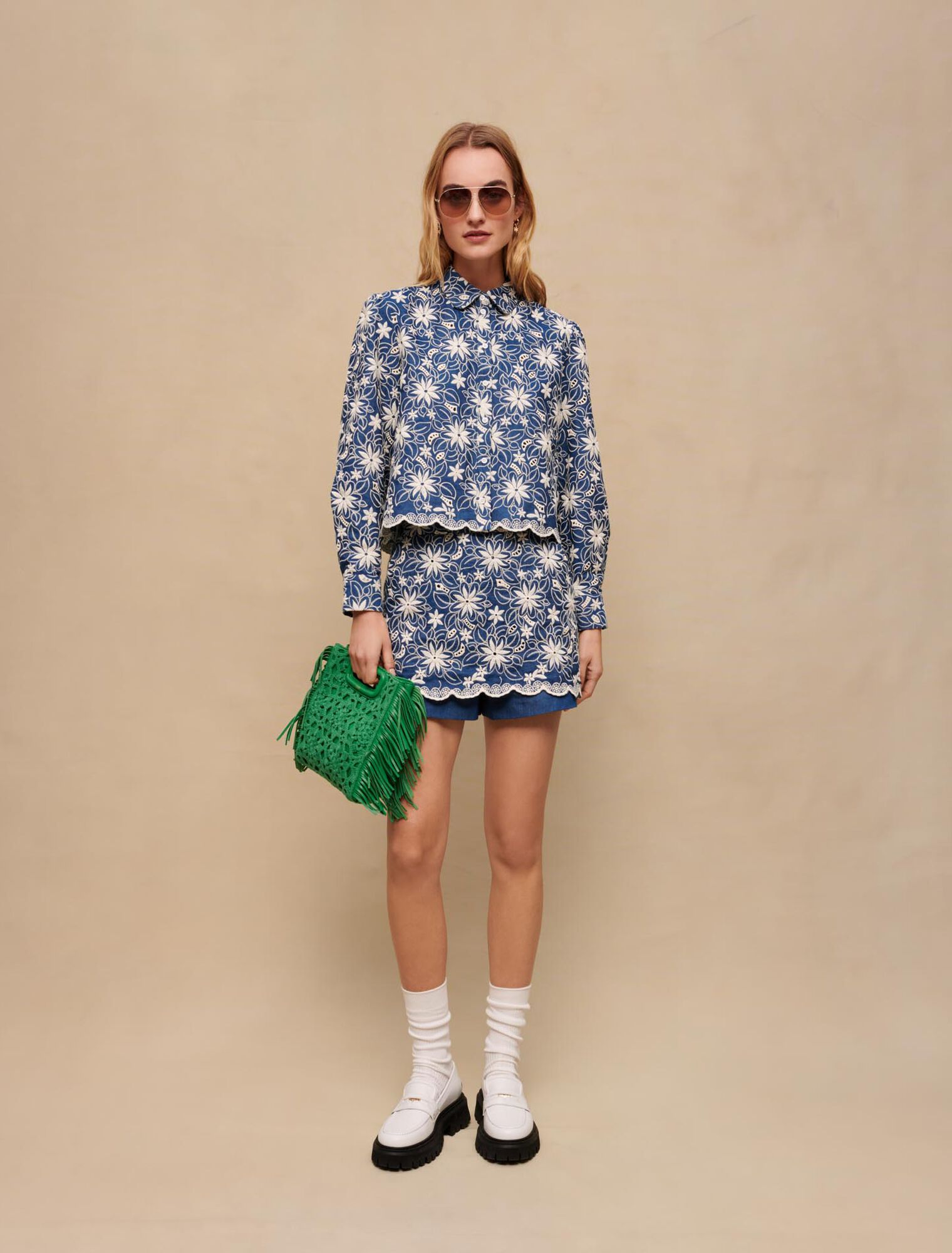 Veste courte à broderies fleuries