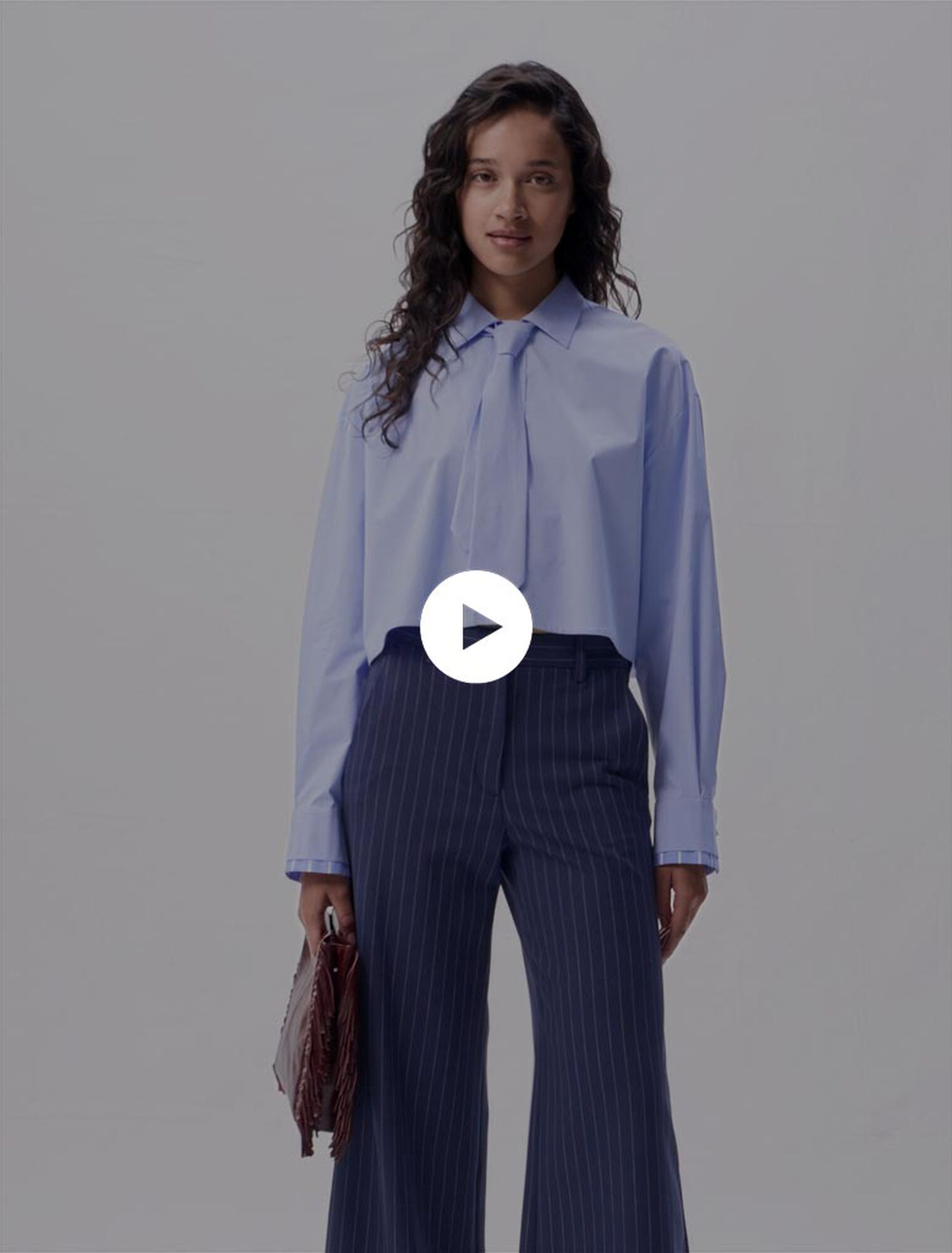 Chemise avec cravate amovible 