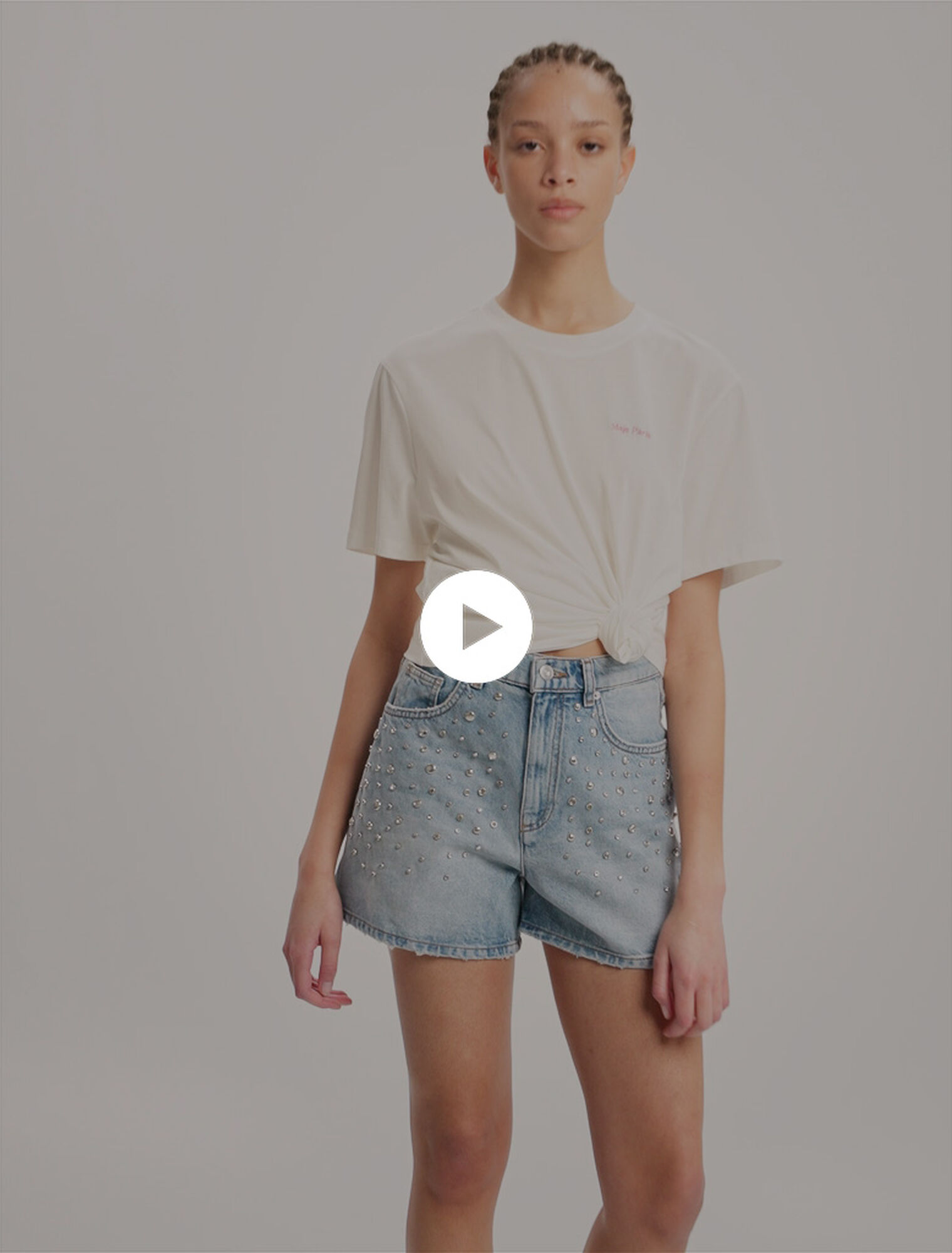 Short en denim à studs