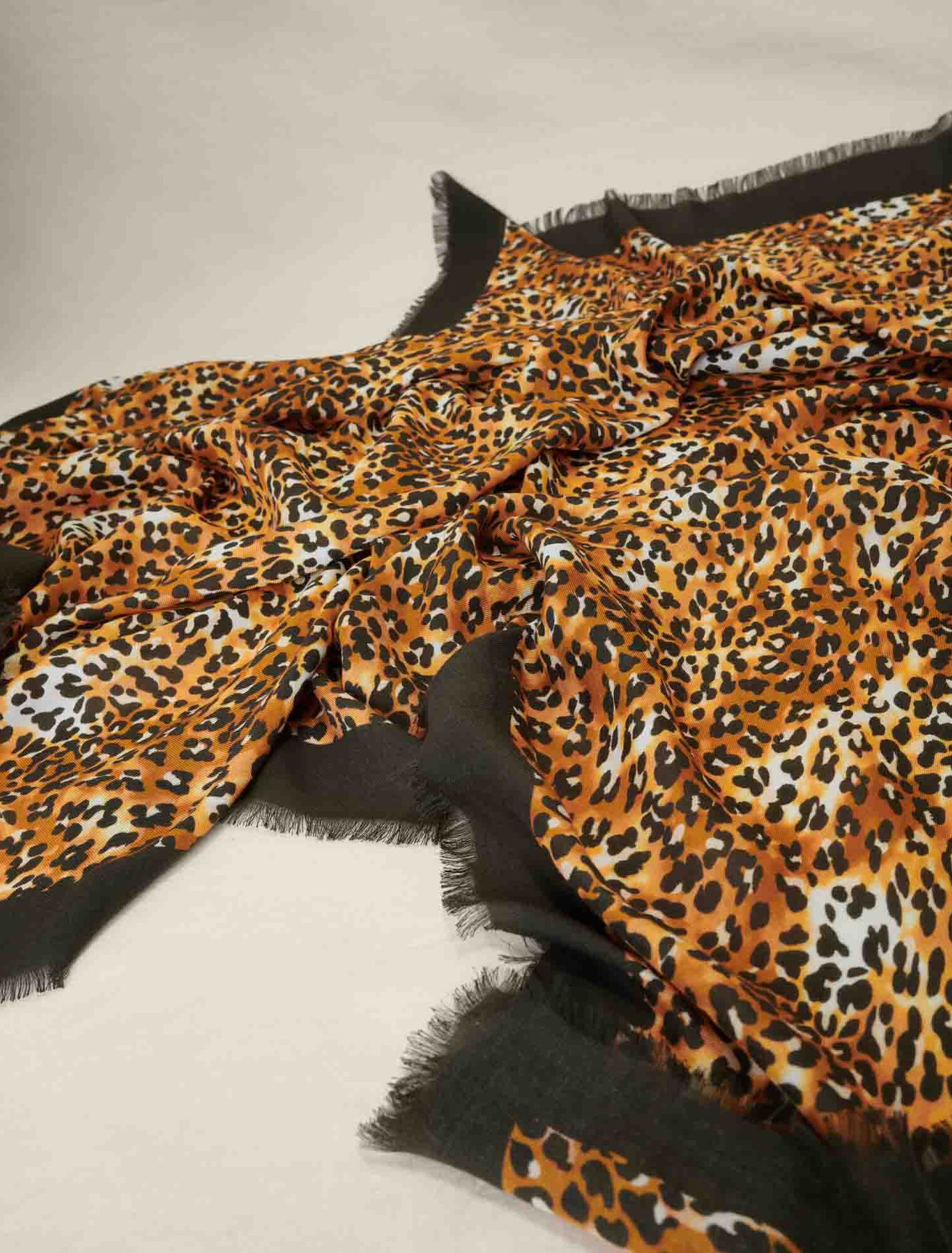 Foulard imprimé léopard