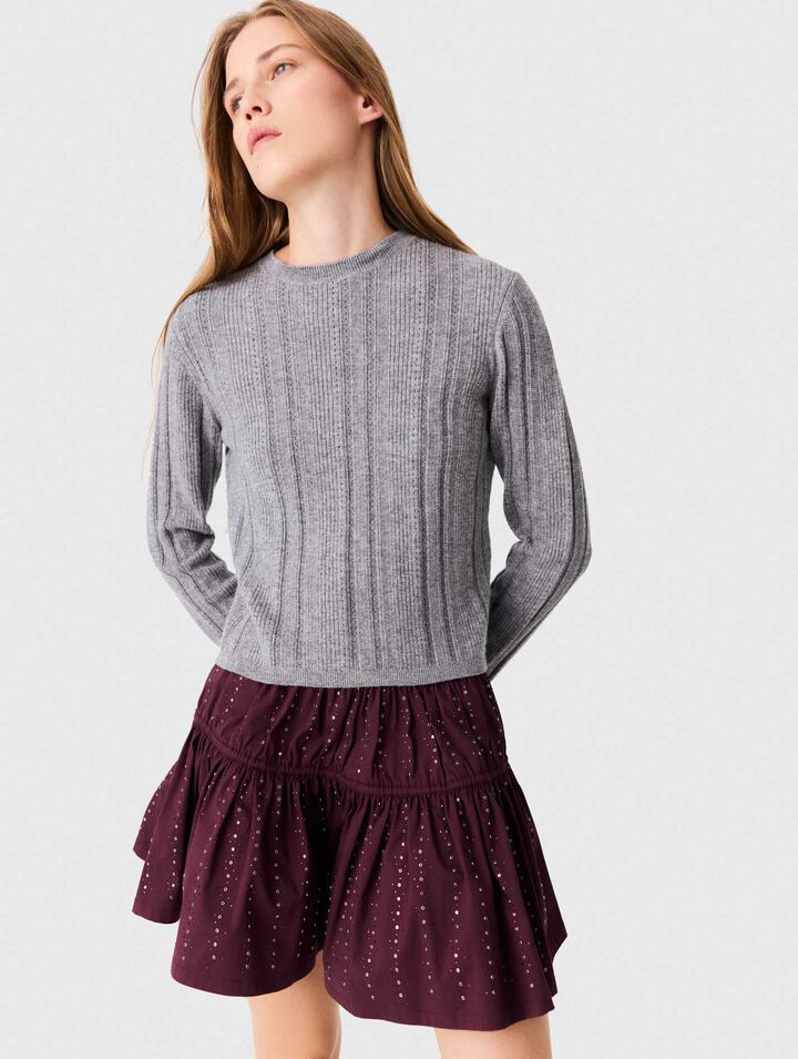 Removable poplin collar sweater