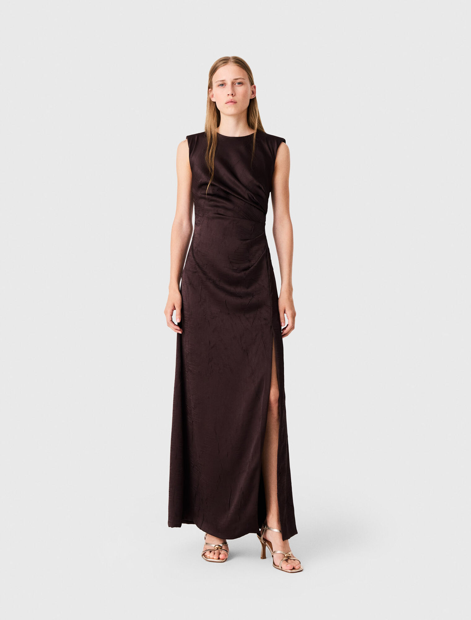 Robe longue effet satin drap&eacute;e