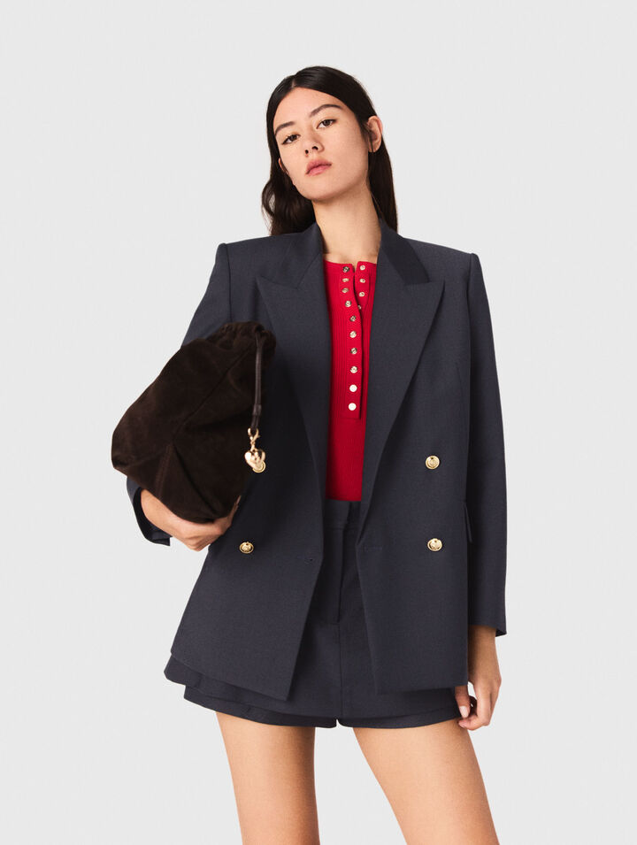 Veste tailleur à boutons dorés