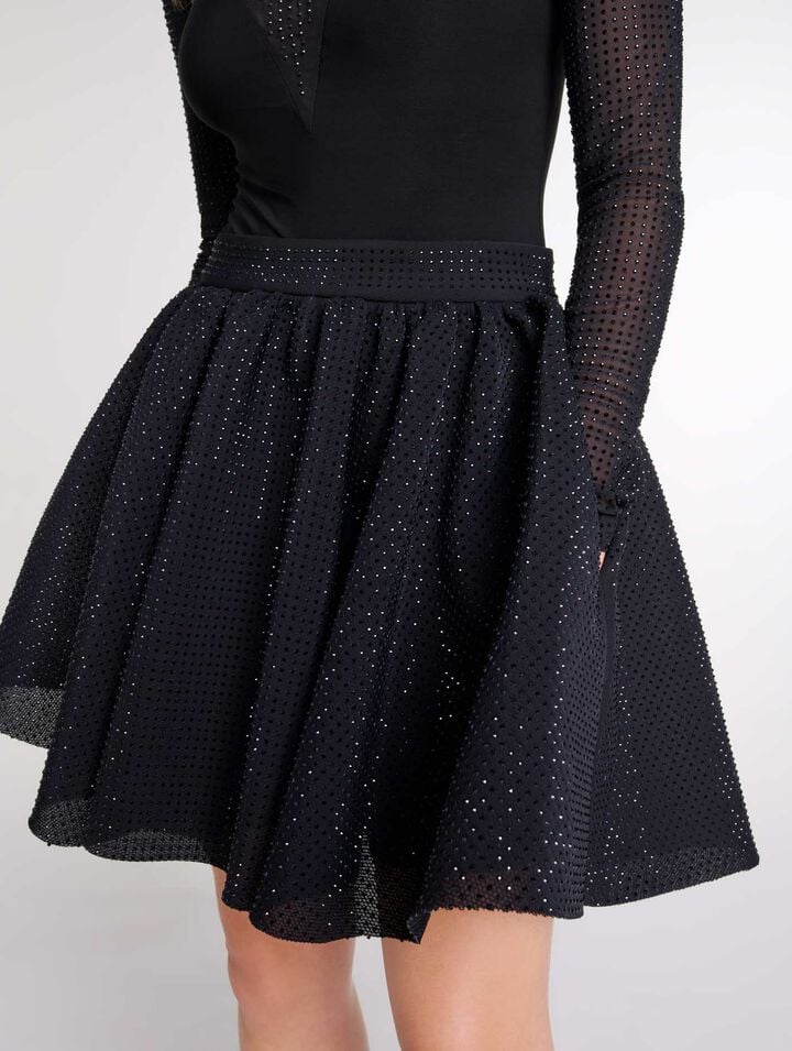 Jupe courte volumineuse à strass