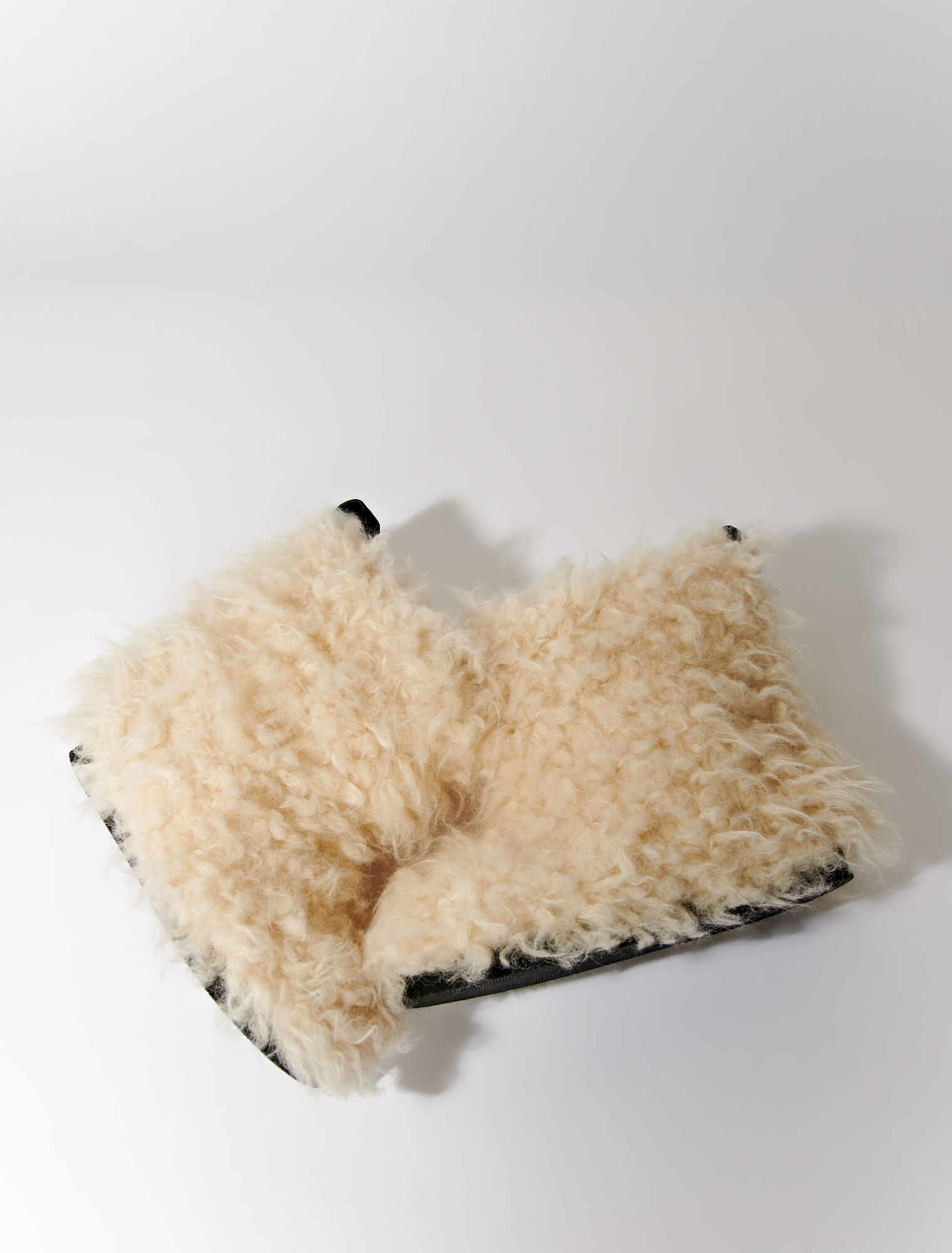 Ankle boots in fake fur