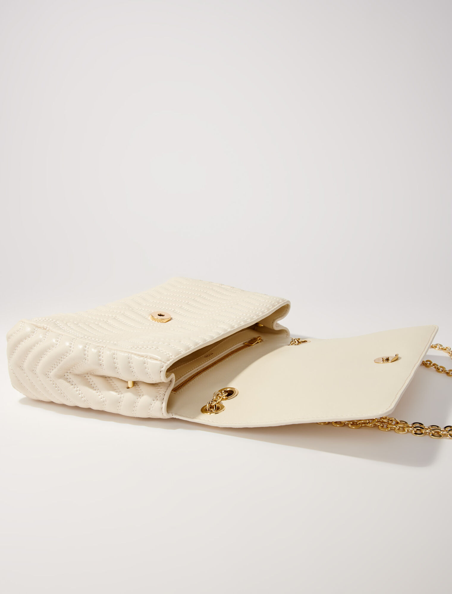 Leather bag with chain strap
