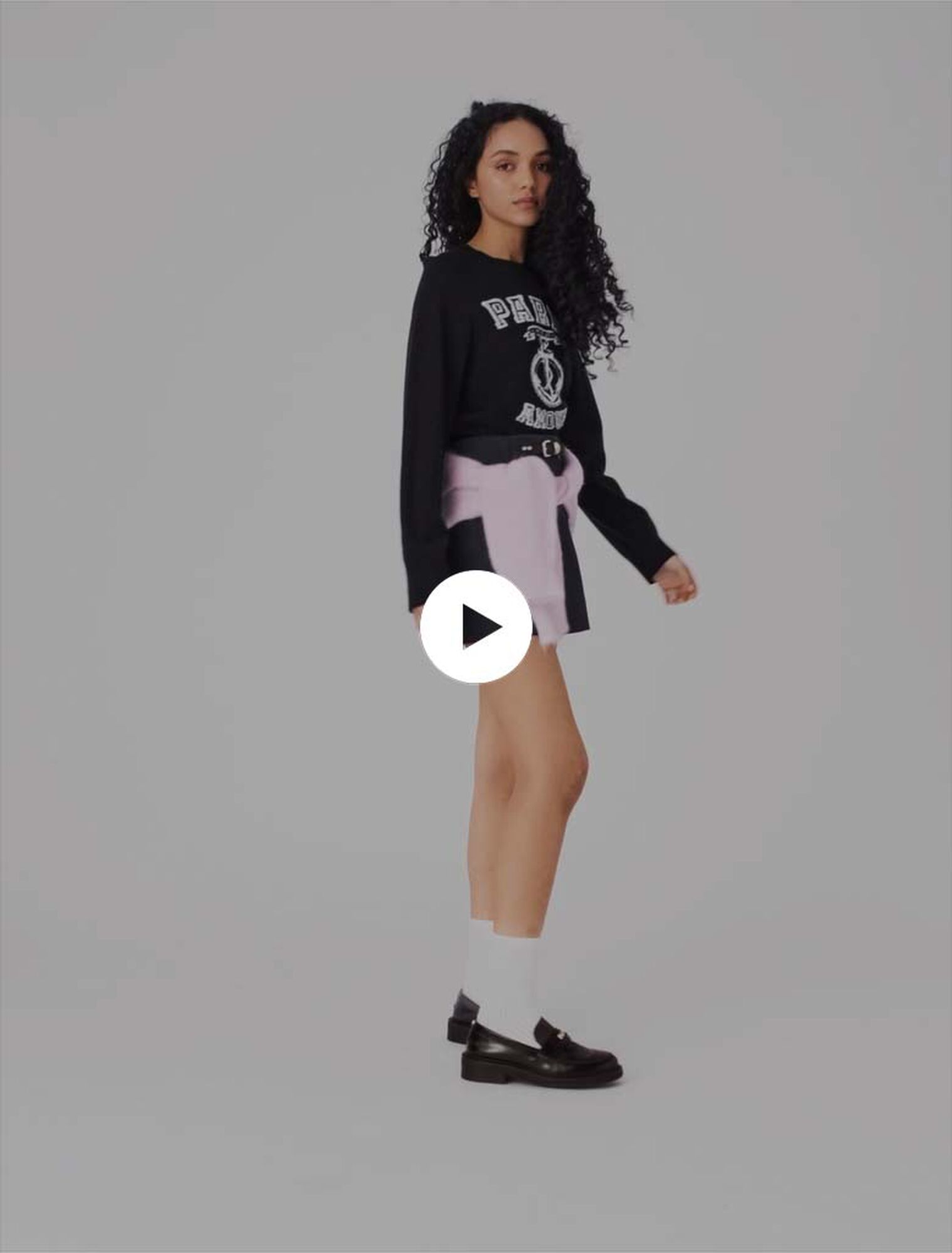 Round neck slogan sweater