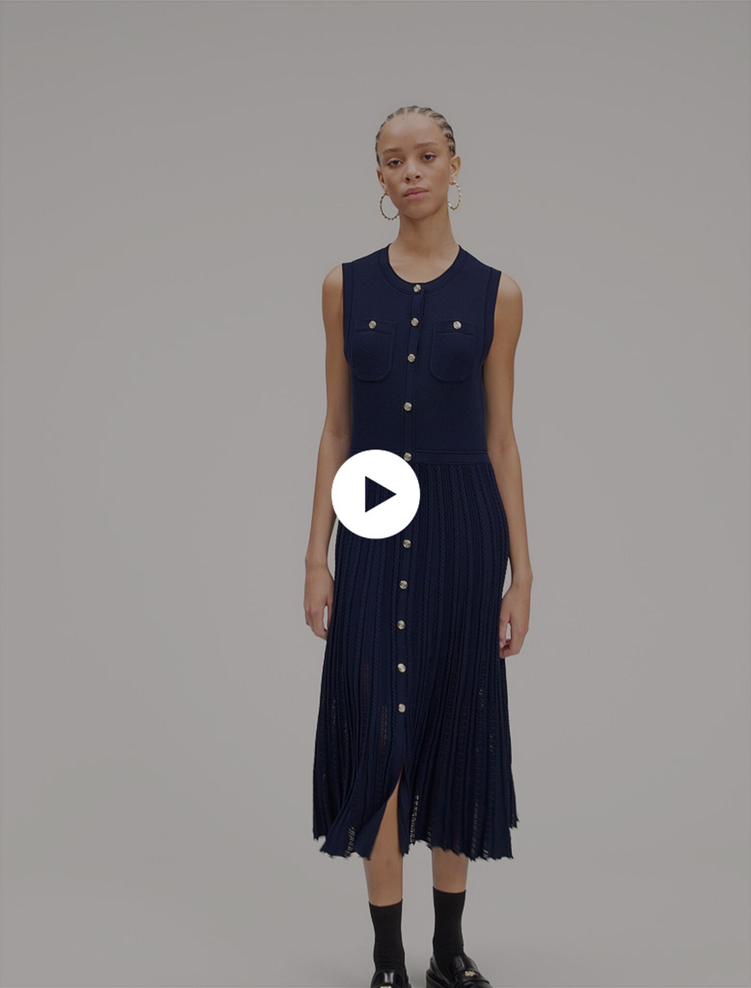 Robe longue plissée en maille