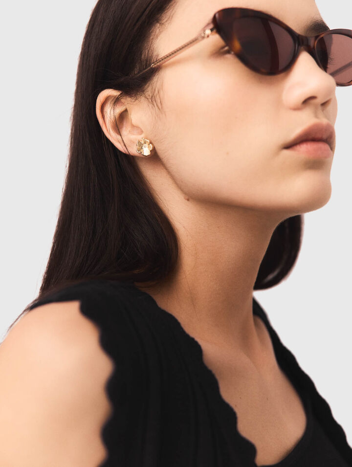 Puces d'oreilles fleurs