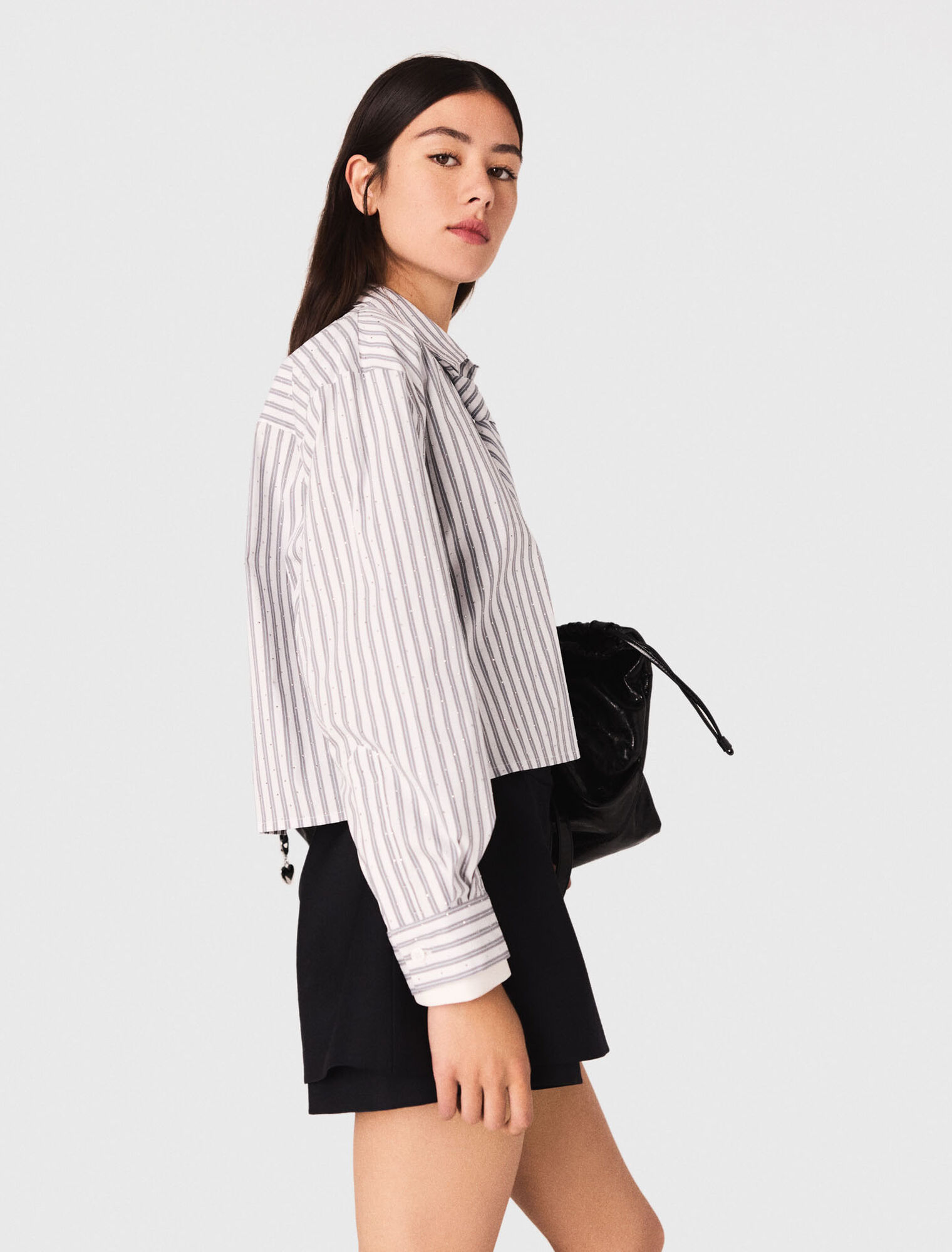 Chemise rayée strassée avec cravate 