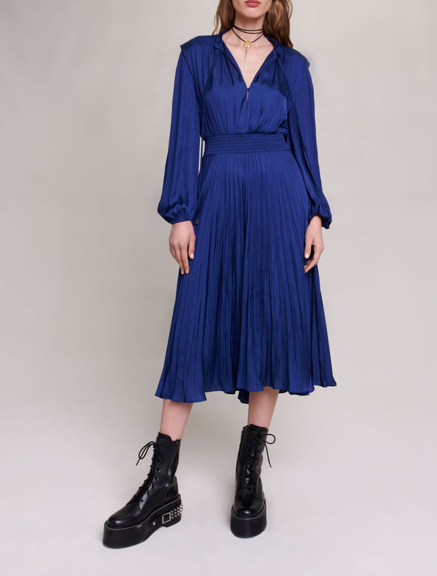 Pleated and satiny midi dress