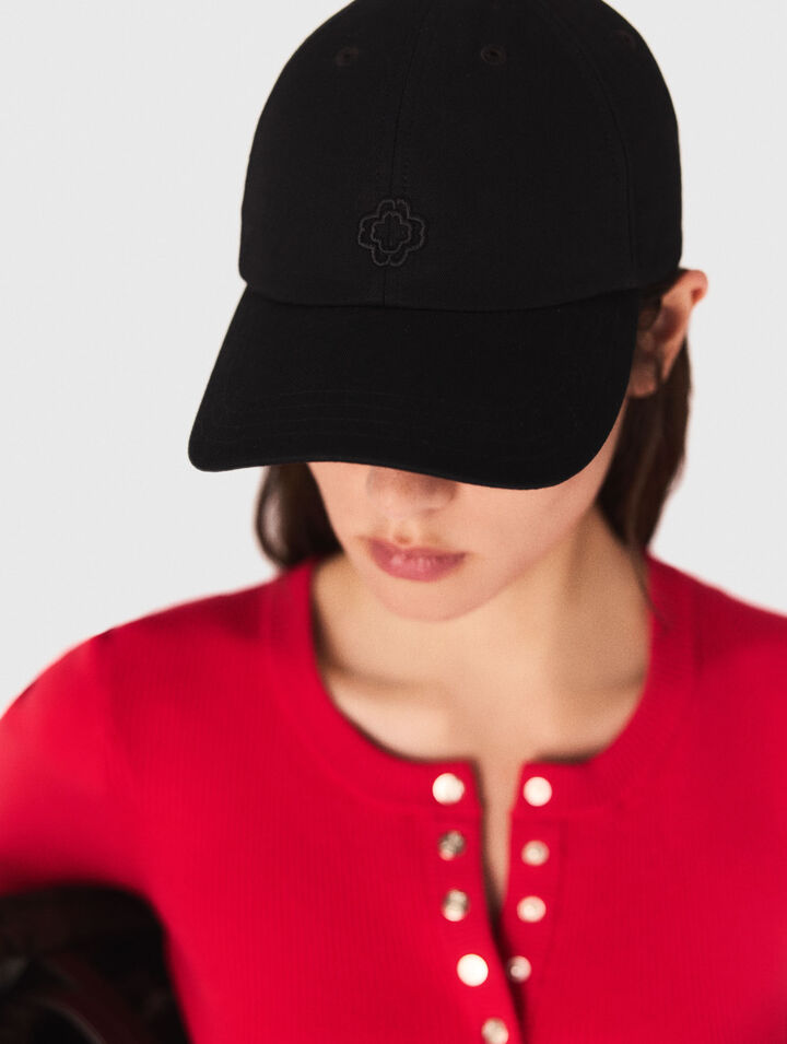 Cotton hat with gold-tone buckle