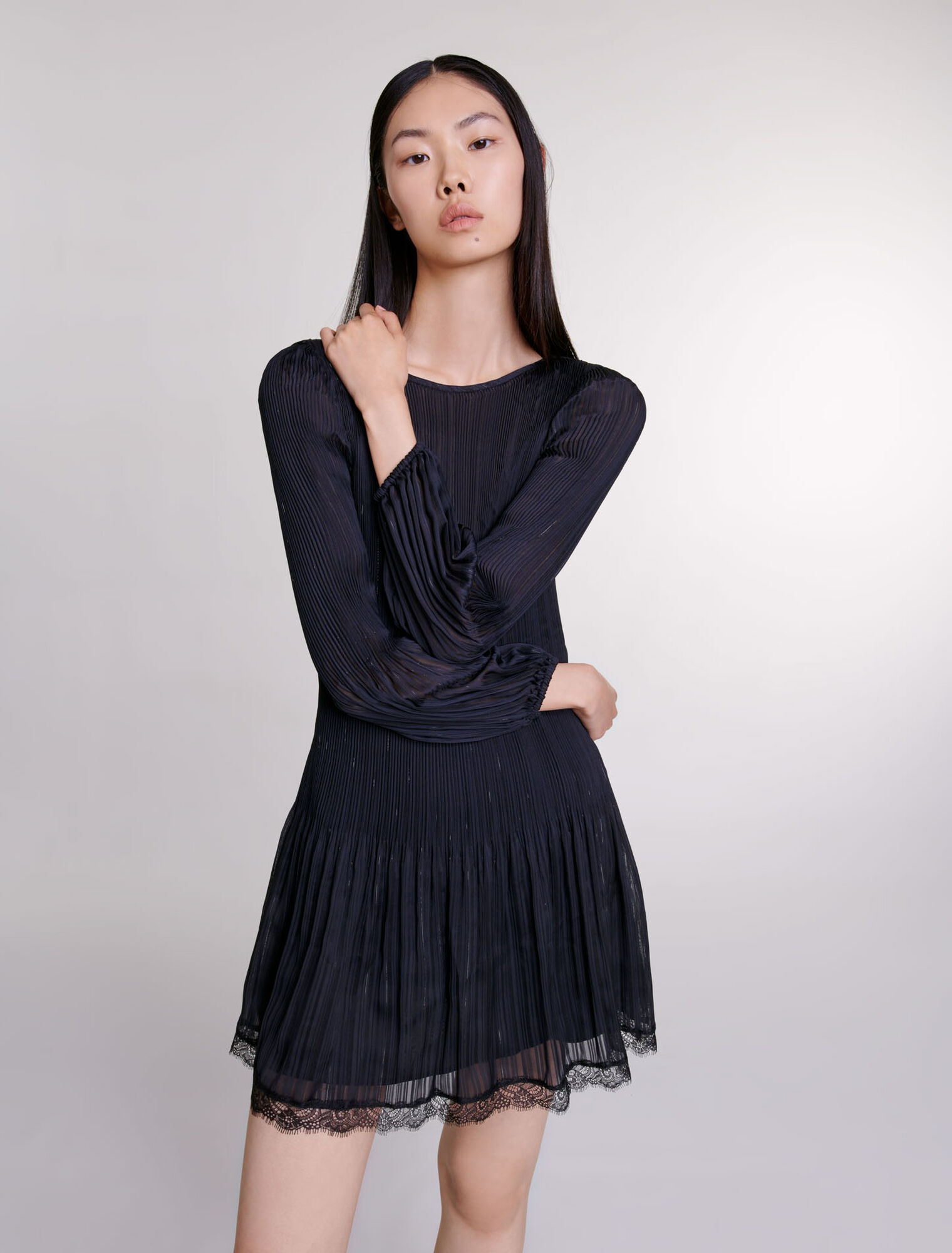 Robe courte plissée