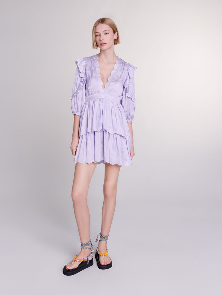 Robe courte satinée brodée