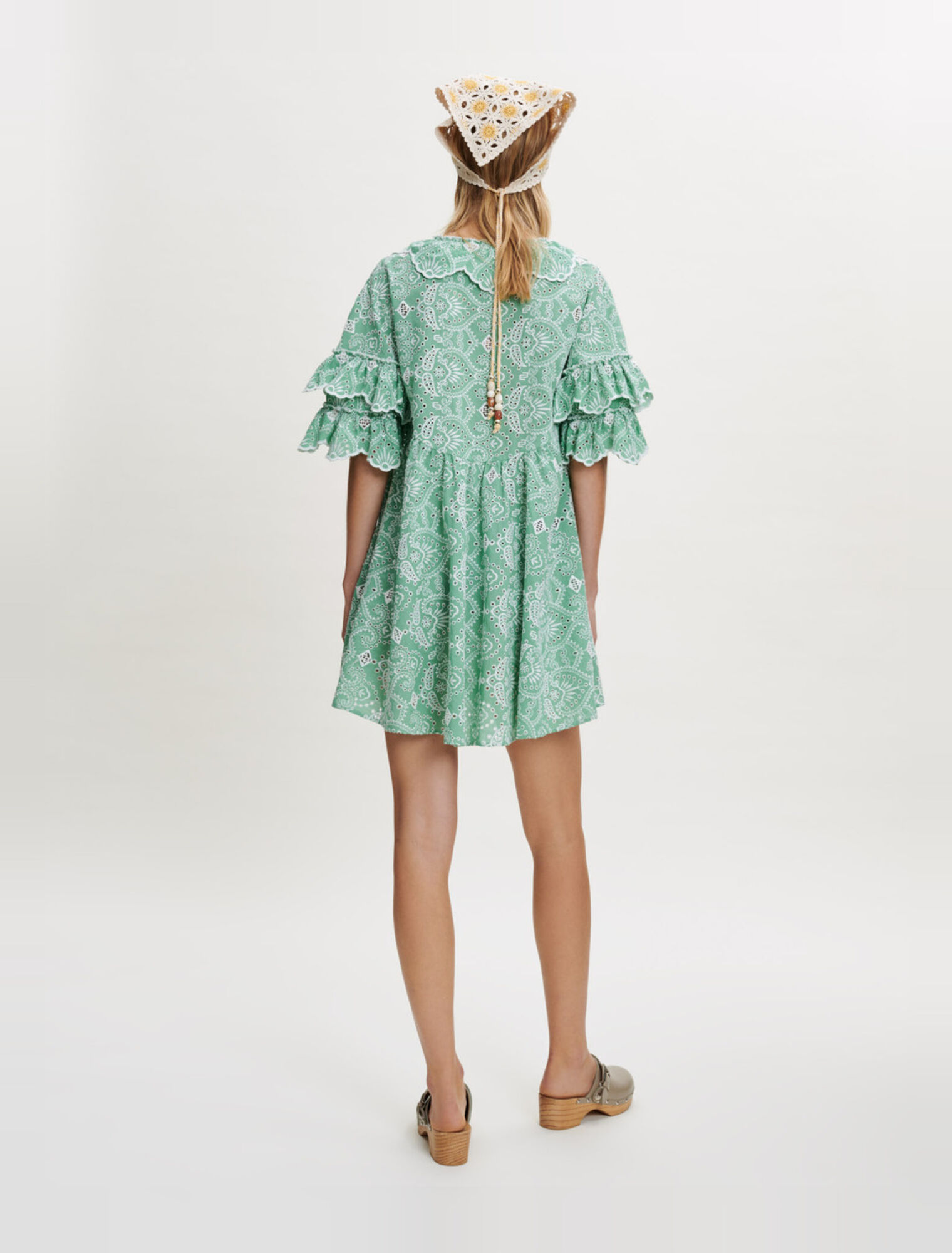 Robe en coton brodé