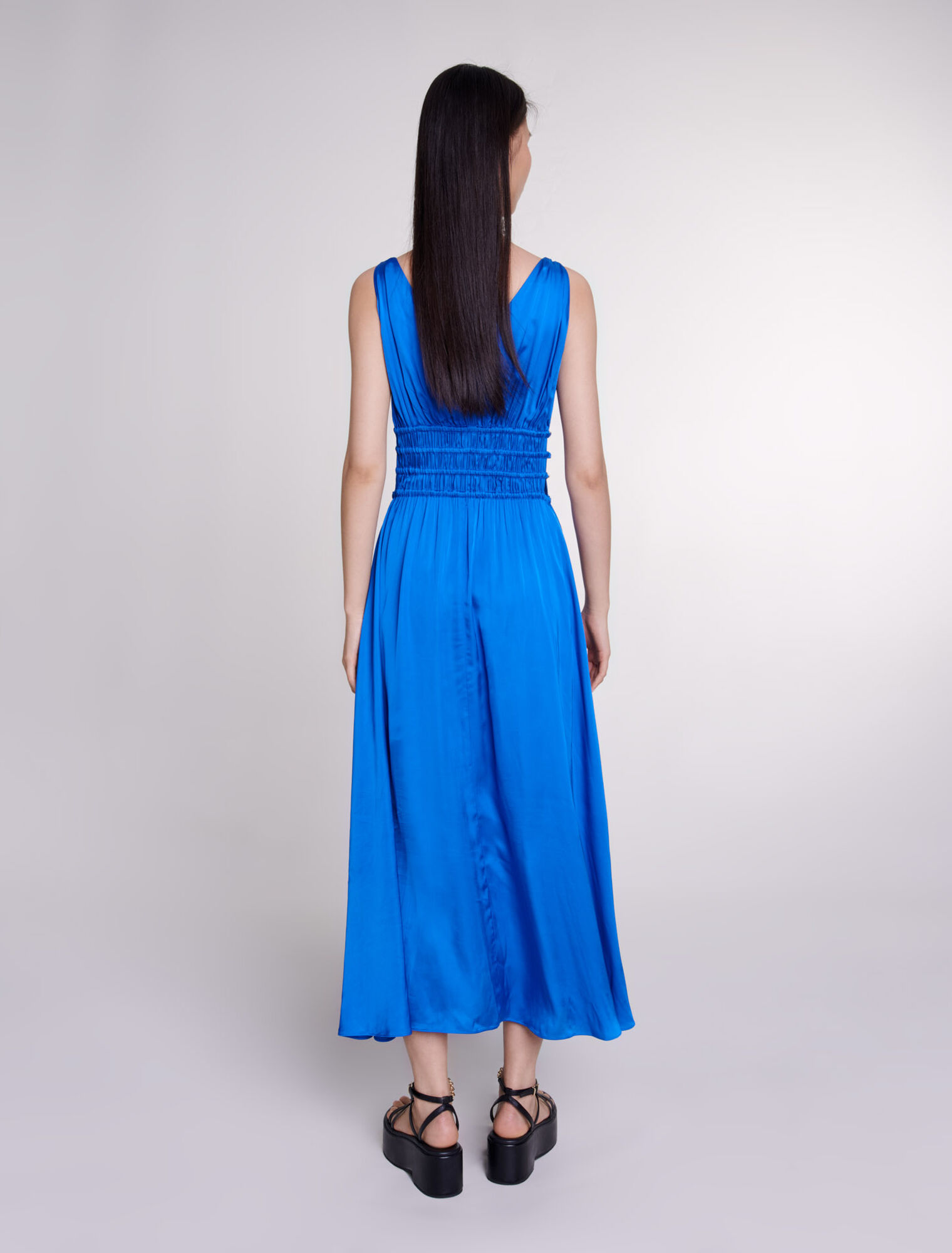 Robe satinée ajourée