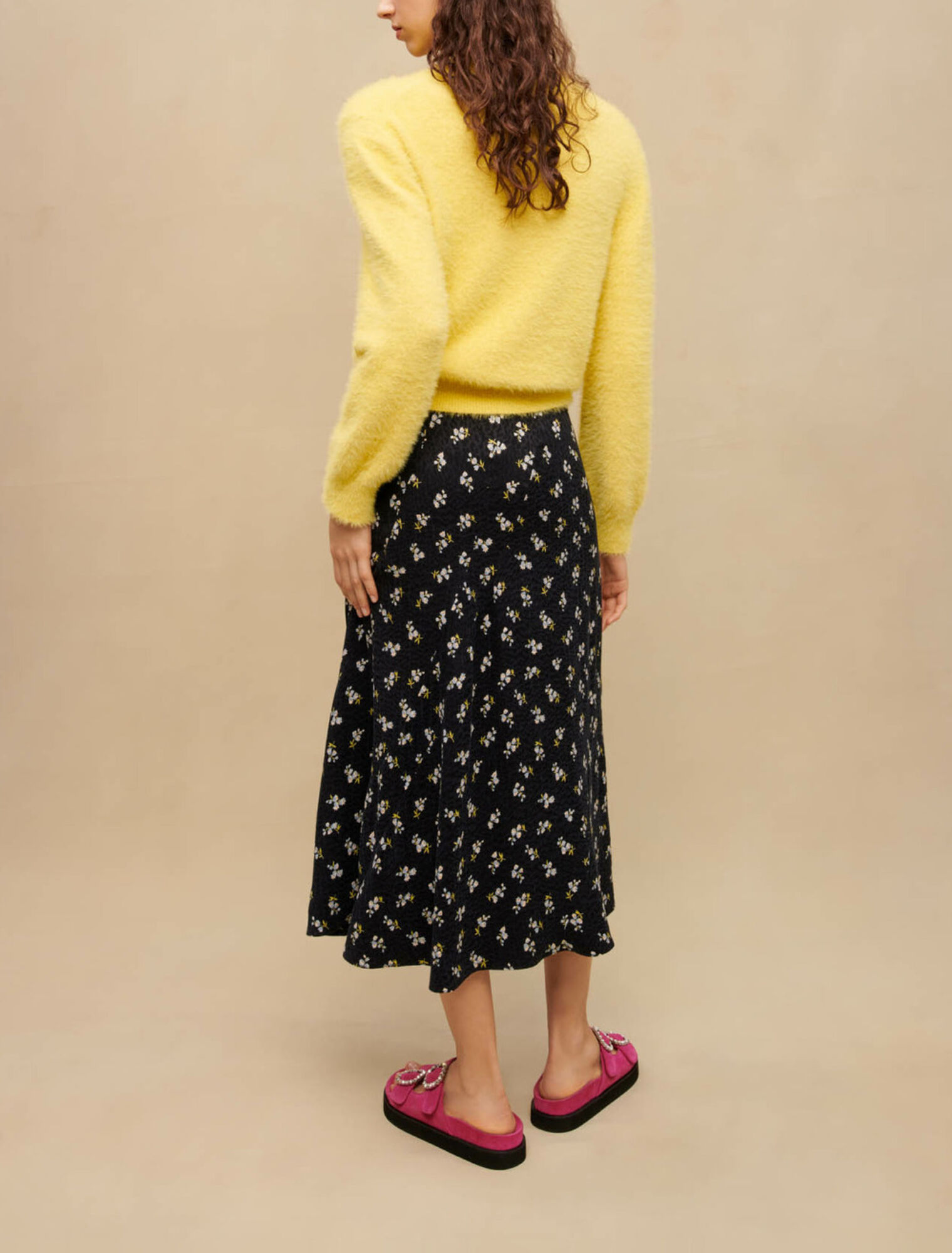 Chandail col rond duveteux jaune
