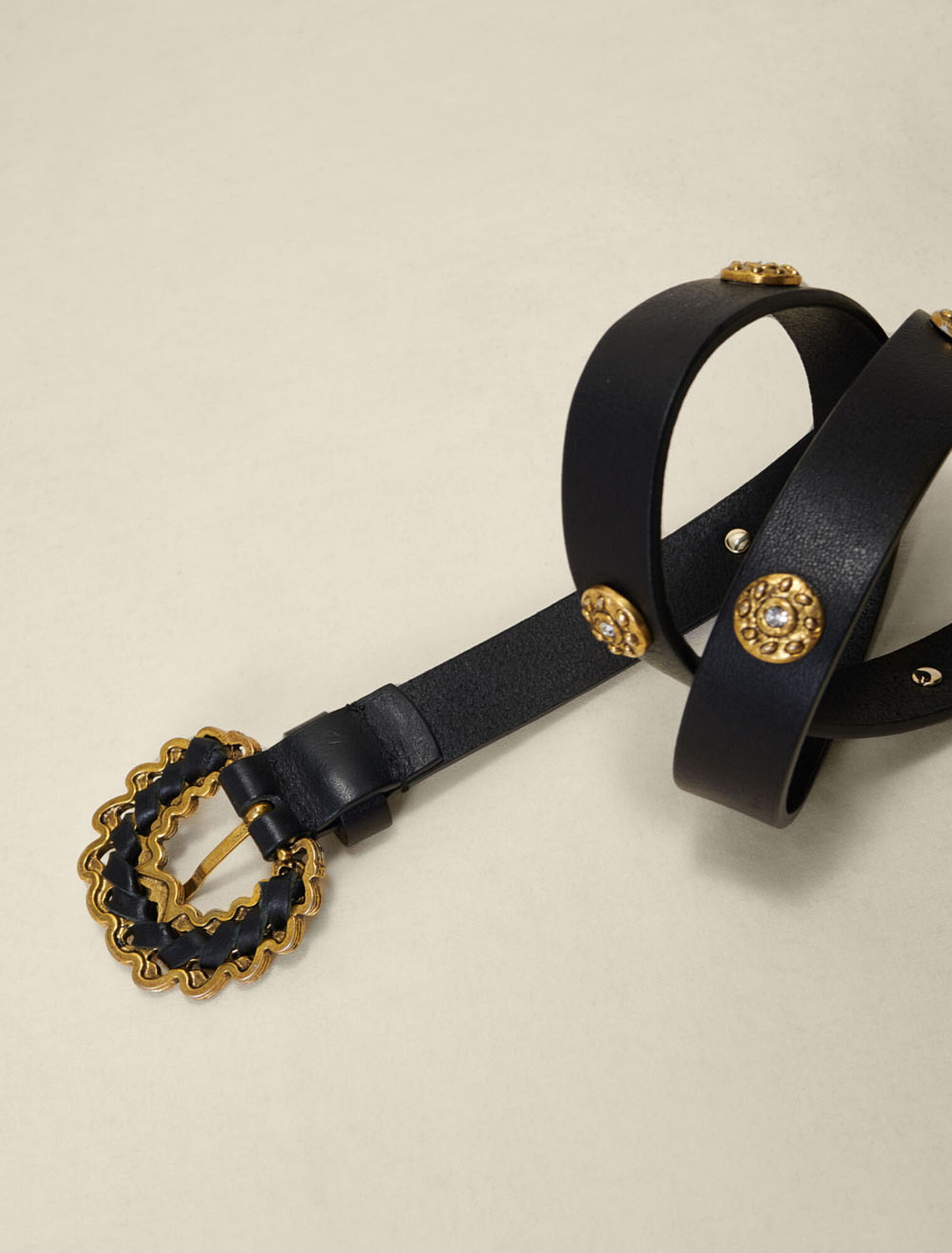 Ceinture en cuir ornée de strass