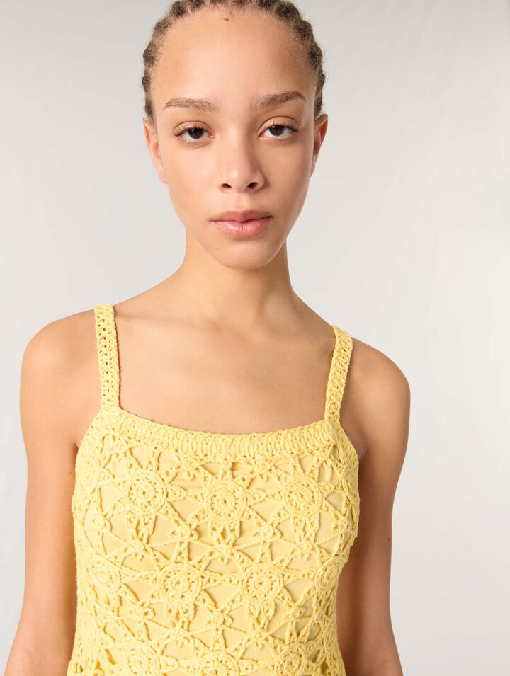 Robe courte à bretelles en crochet