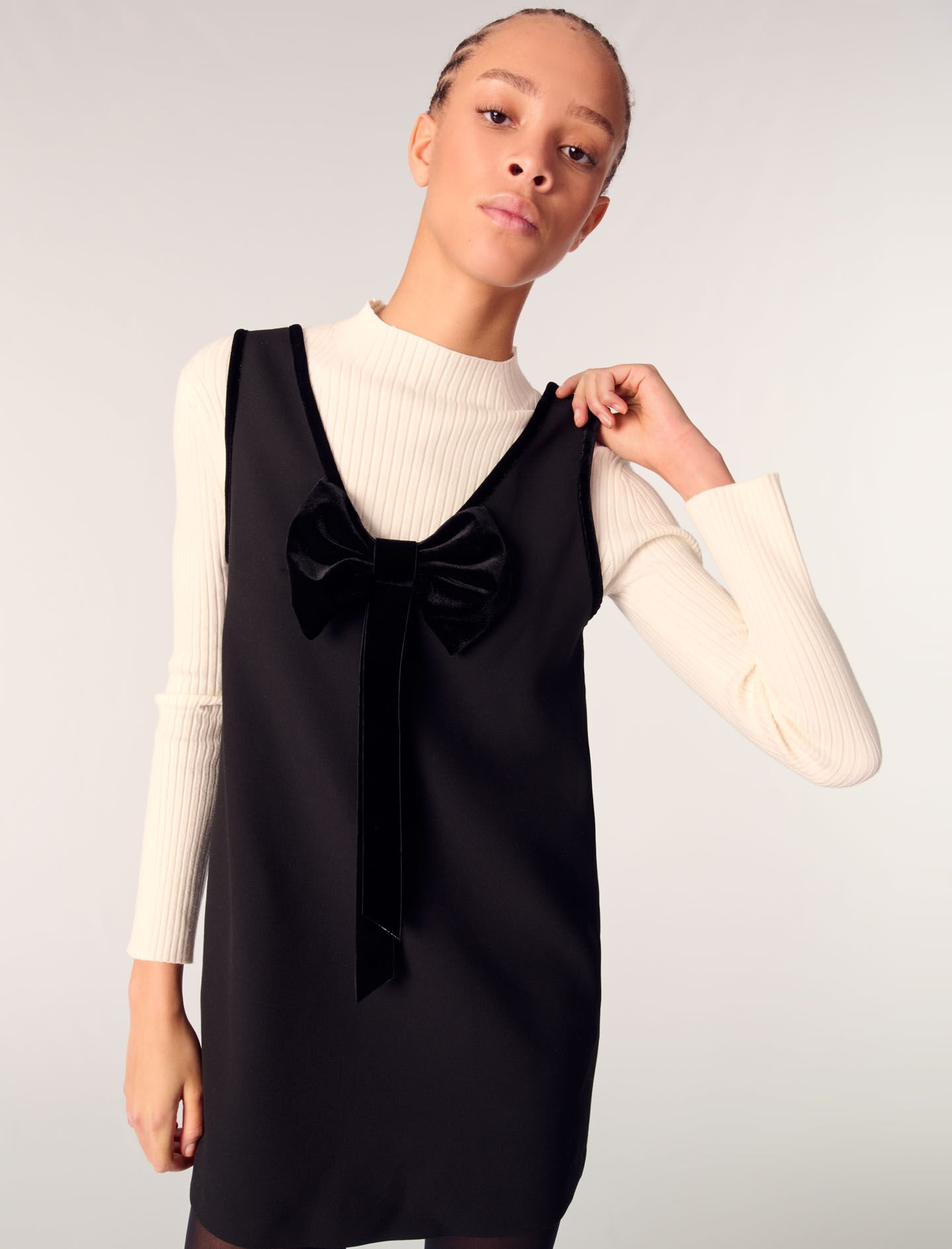 ❉❉まあこ ❉❉ petite robe noire Pinafore mini dress with velvet collar Black / Gray For