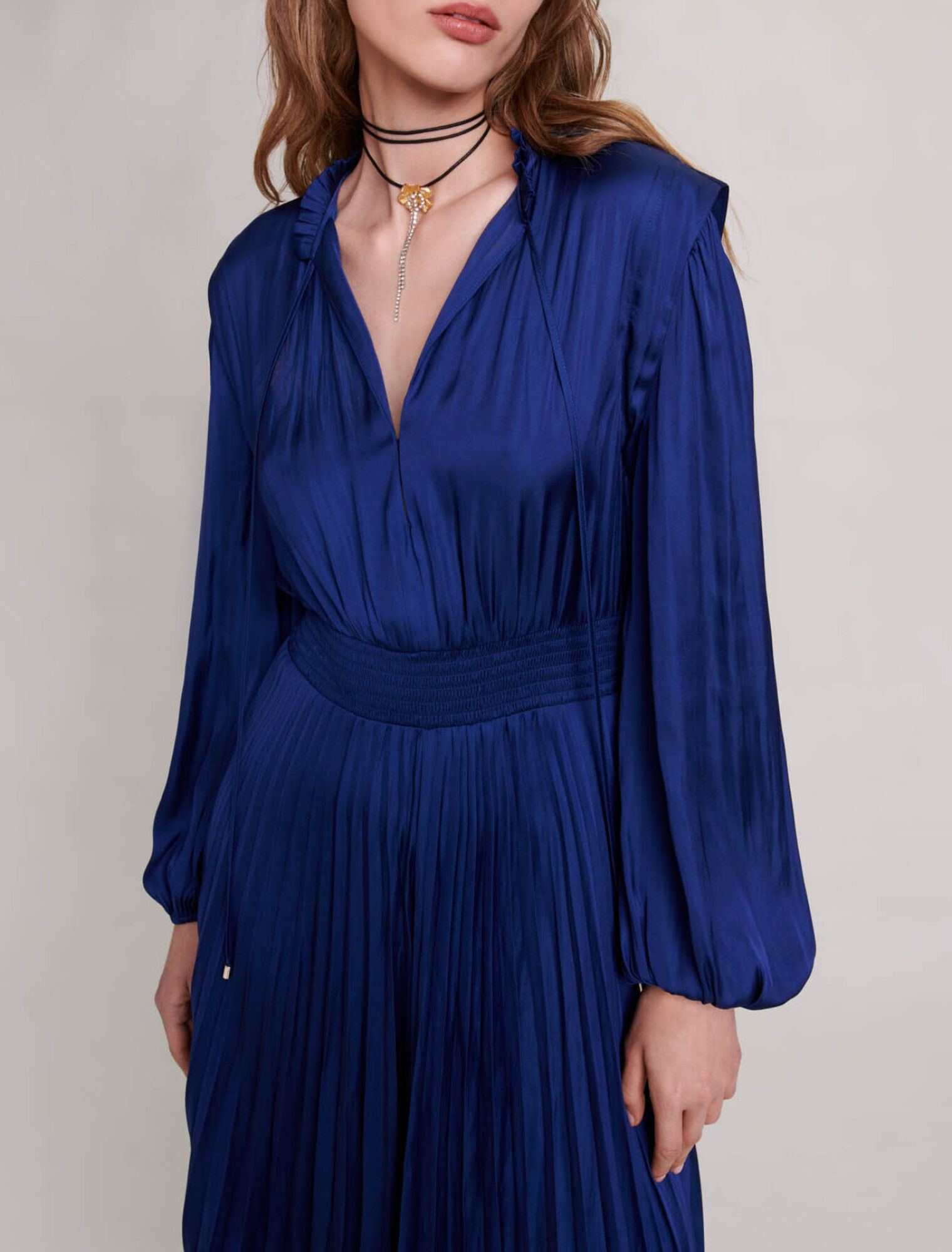 Pleated and satiny midi dress