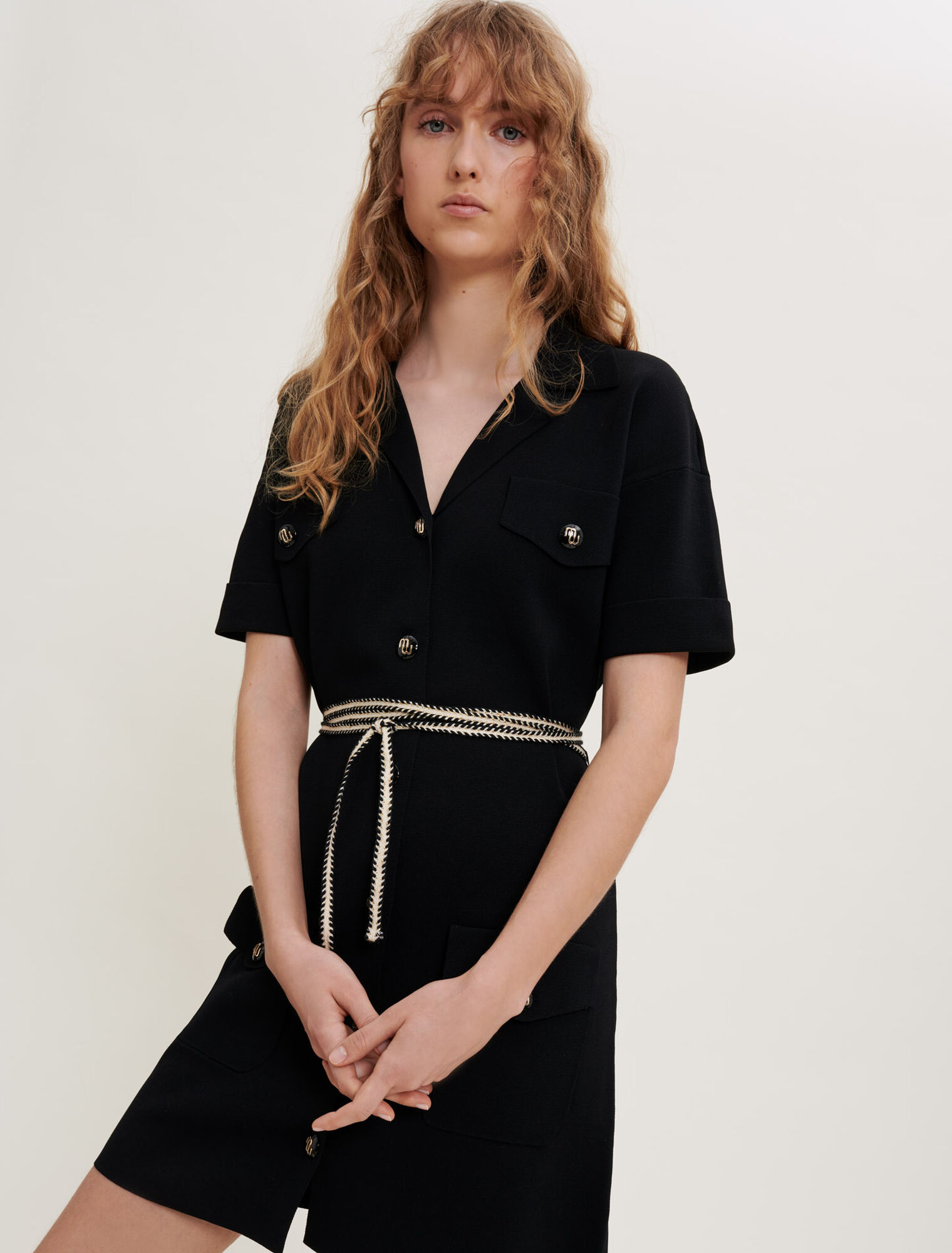 Robe en maille ceinturée