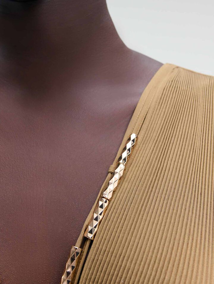 Jewellery neckline pleated dress
