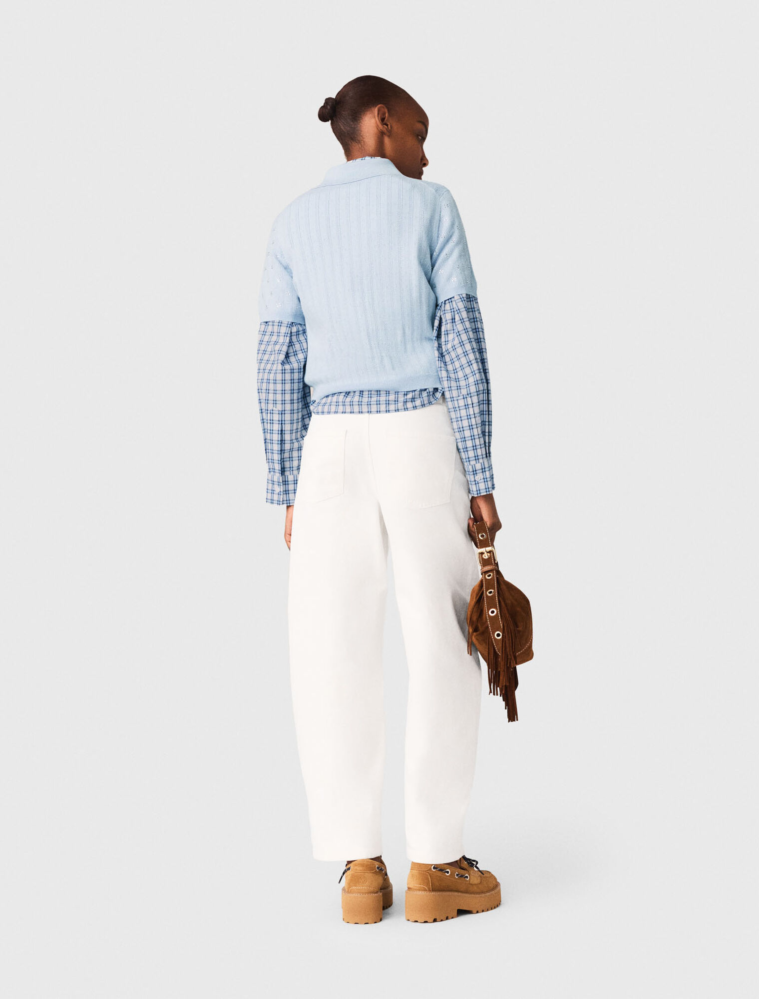 Pull court strass&eacute; sur le devant