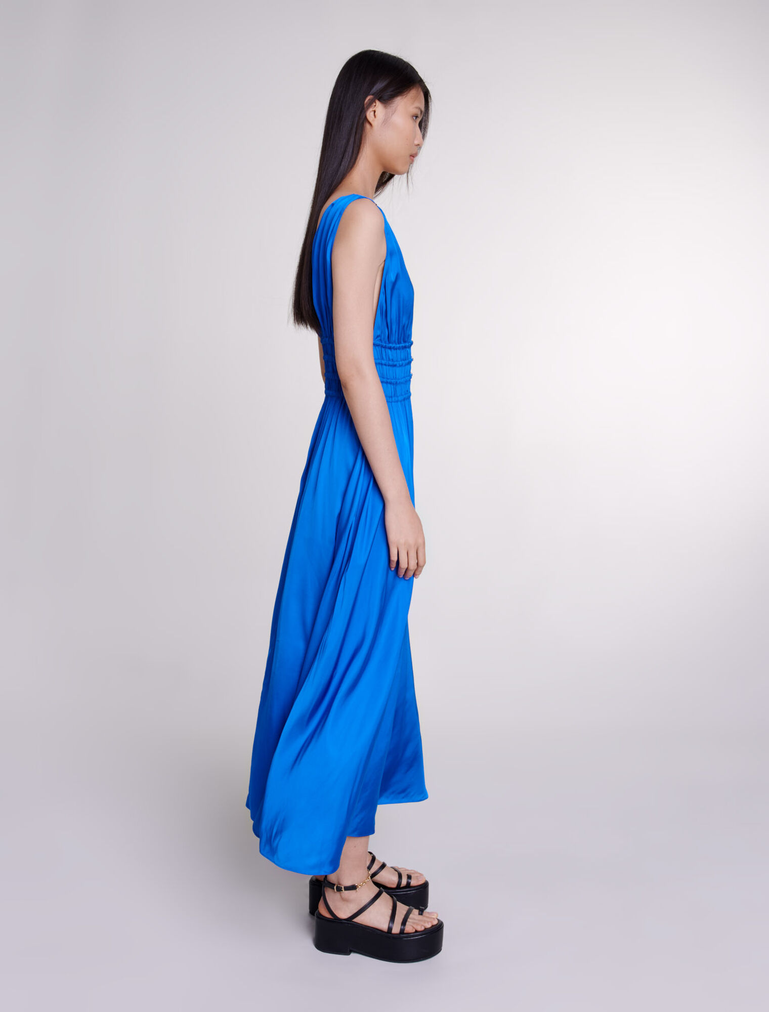 Robe satinée ajourée