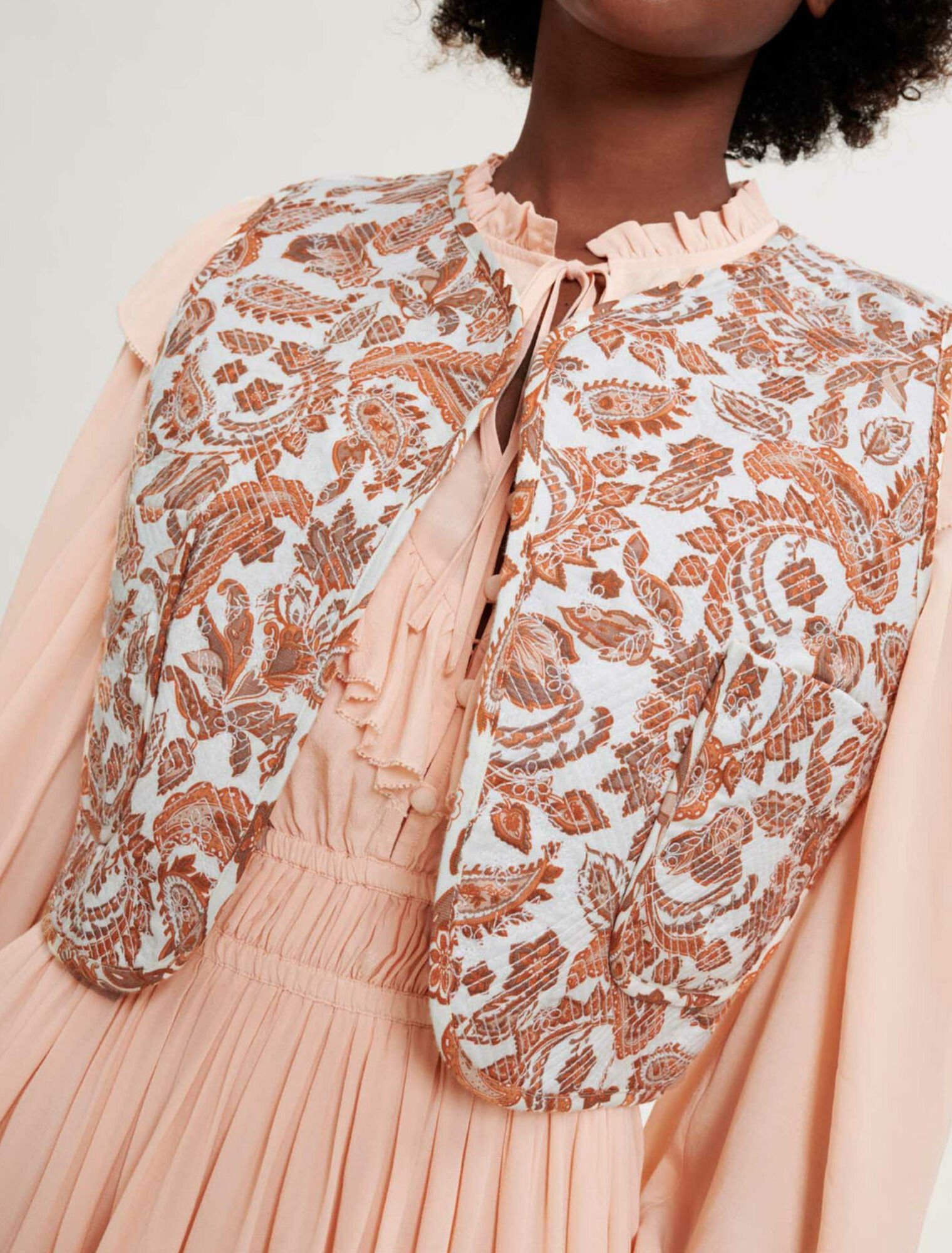 Veste sans manches en boutis imprimé