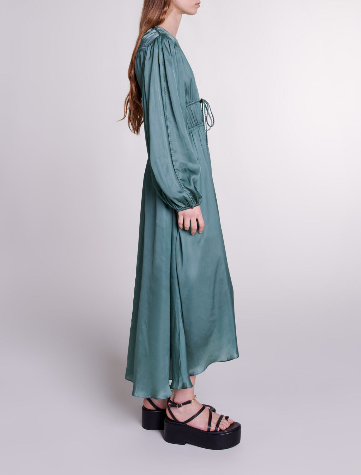 Robe longue satinée
