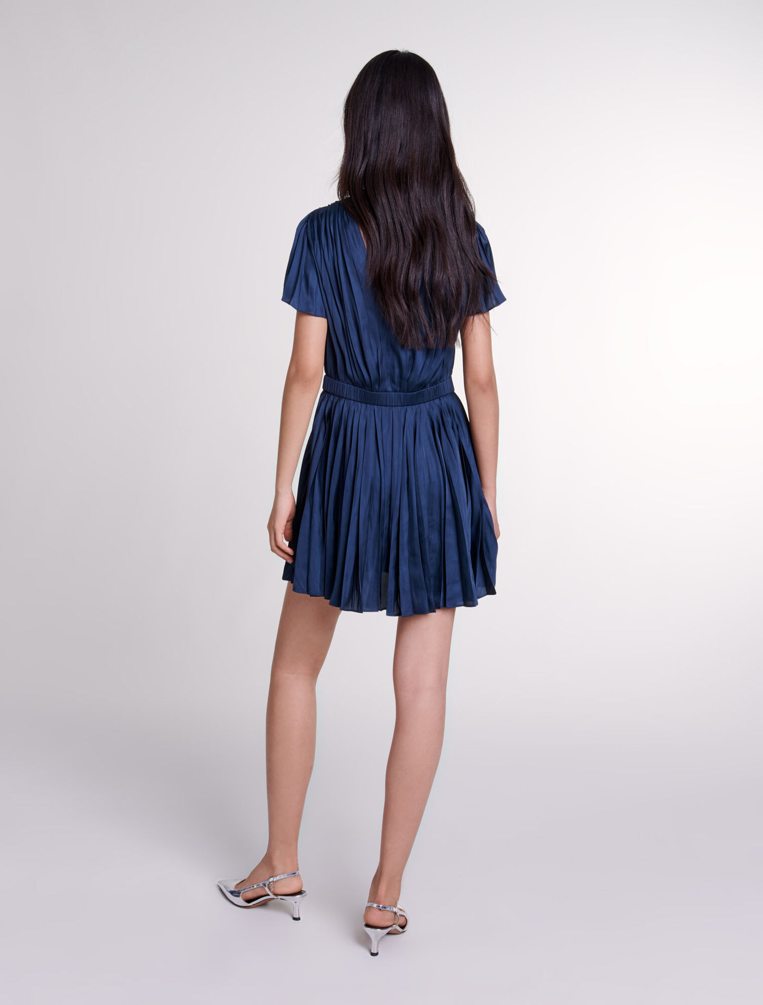 Robe courte plissée 