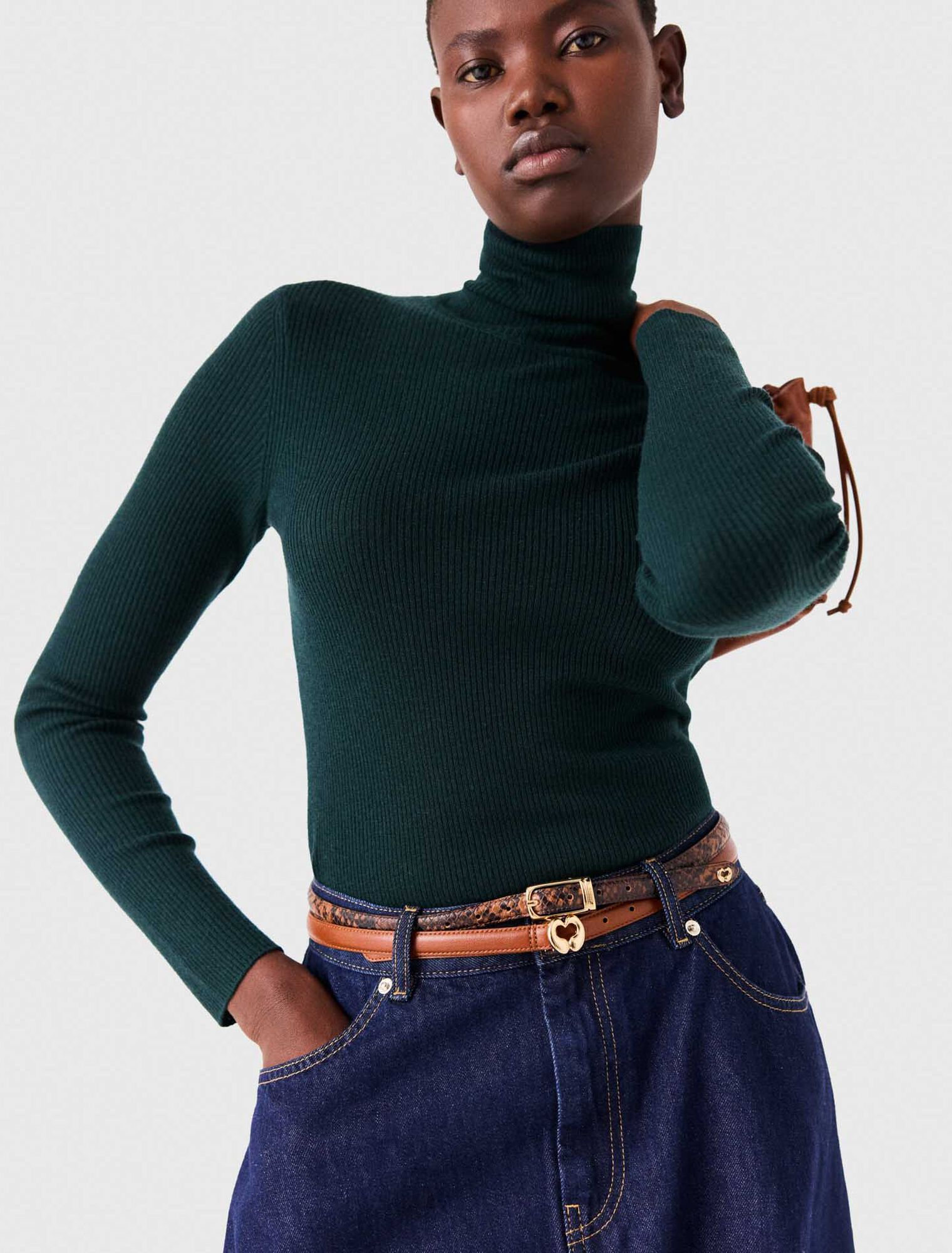 Ceinture fine en cuir emboss&eacute;