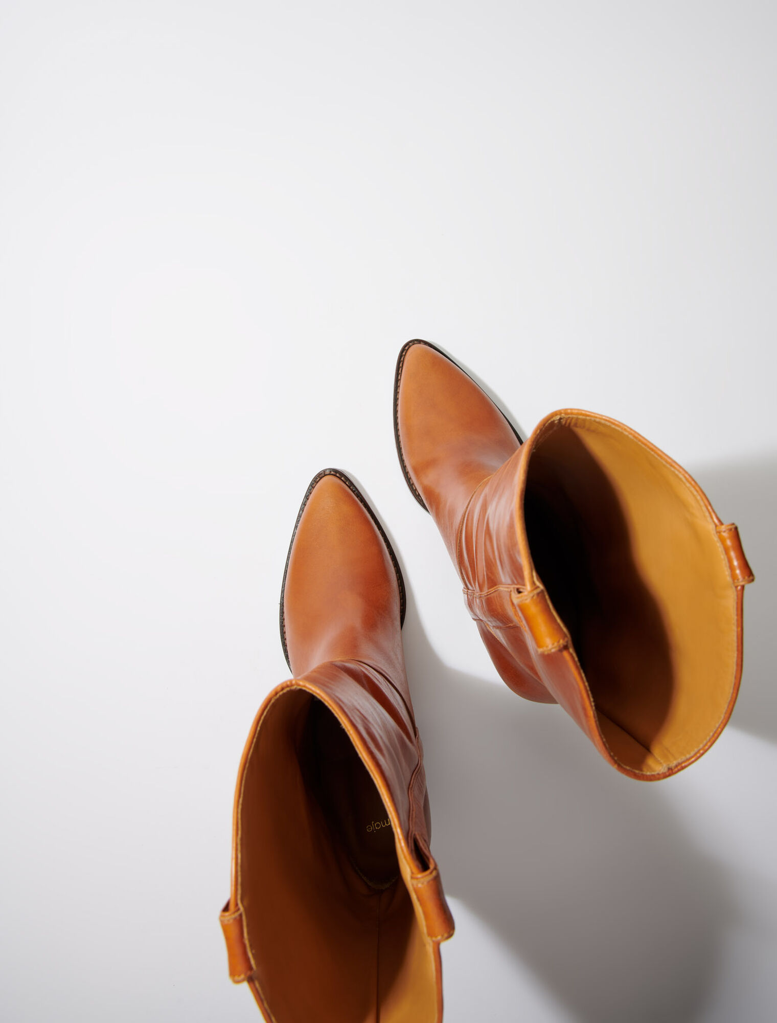 Heeled leather boots