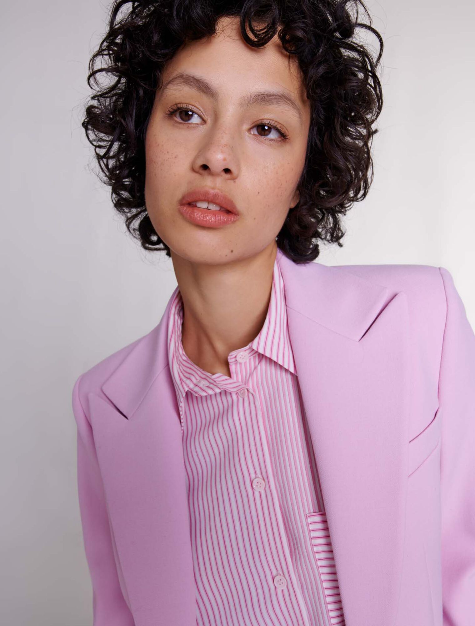 Fitted suit jacket