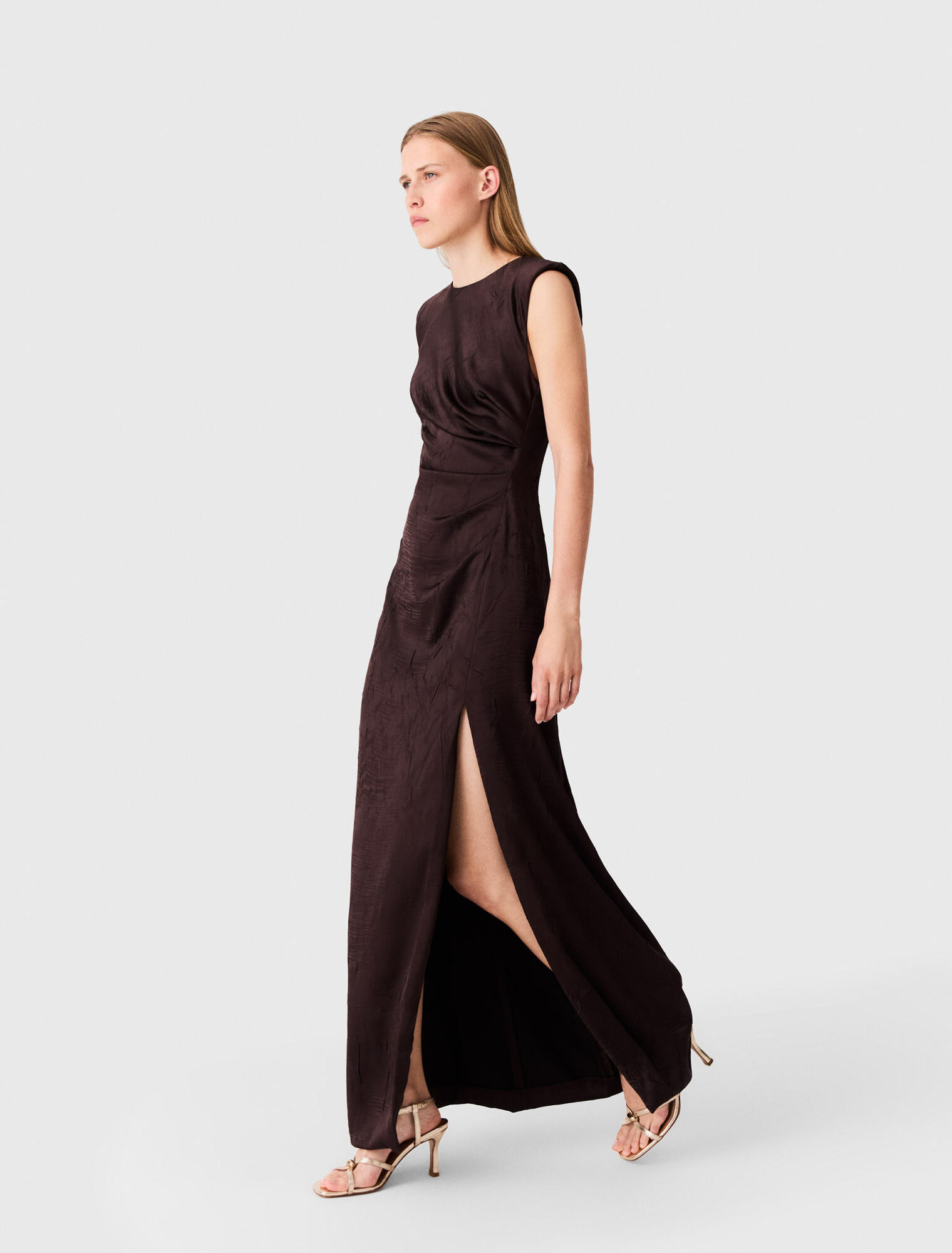 Robe longue effet satin drap&eacute;e