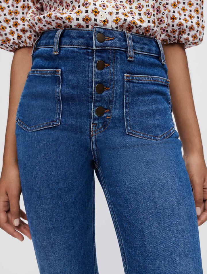 Double-pocket jeans with a slight flare