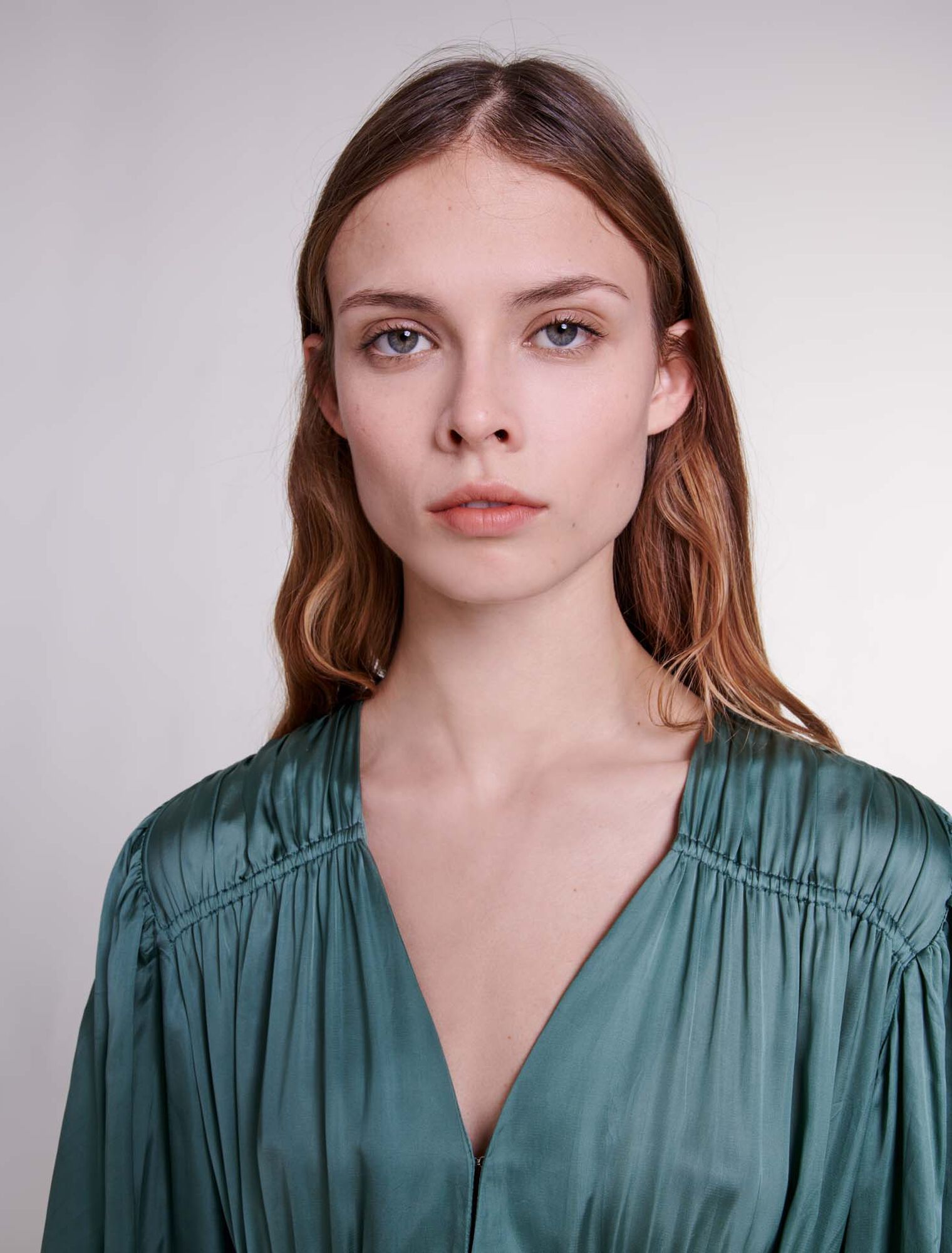 Robe longue satinée