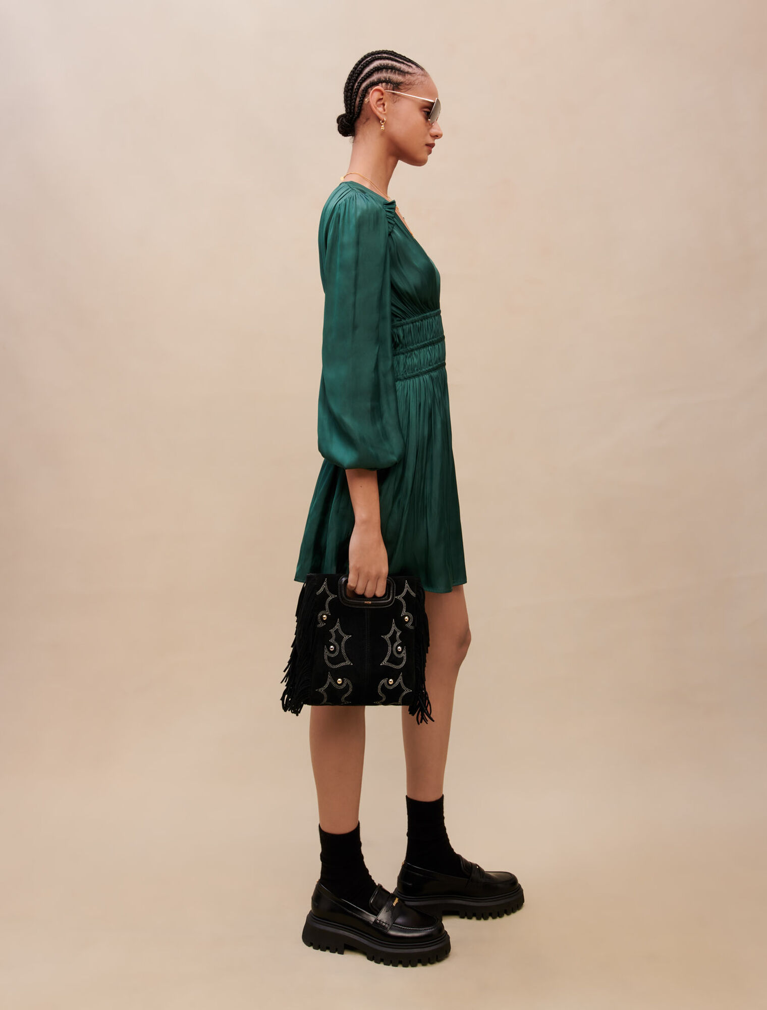 Sac M en cuir brodé et clouté