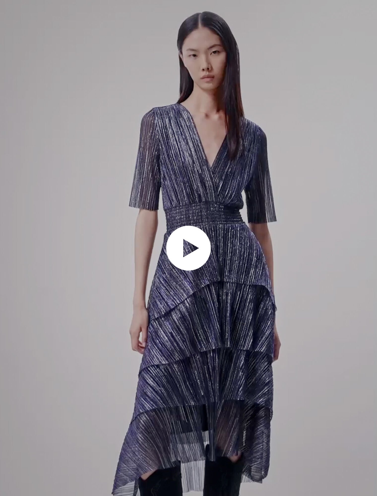 Robe lamée à volants