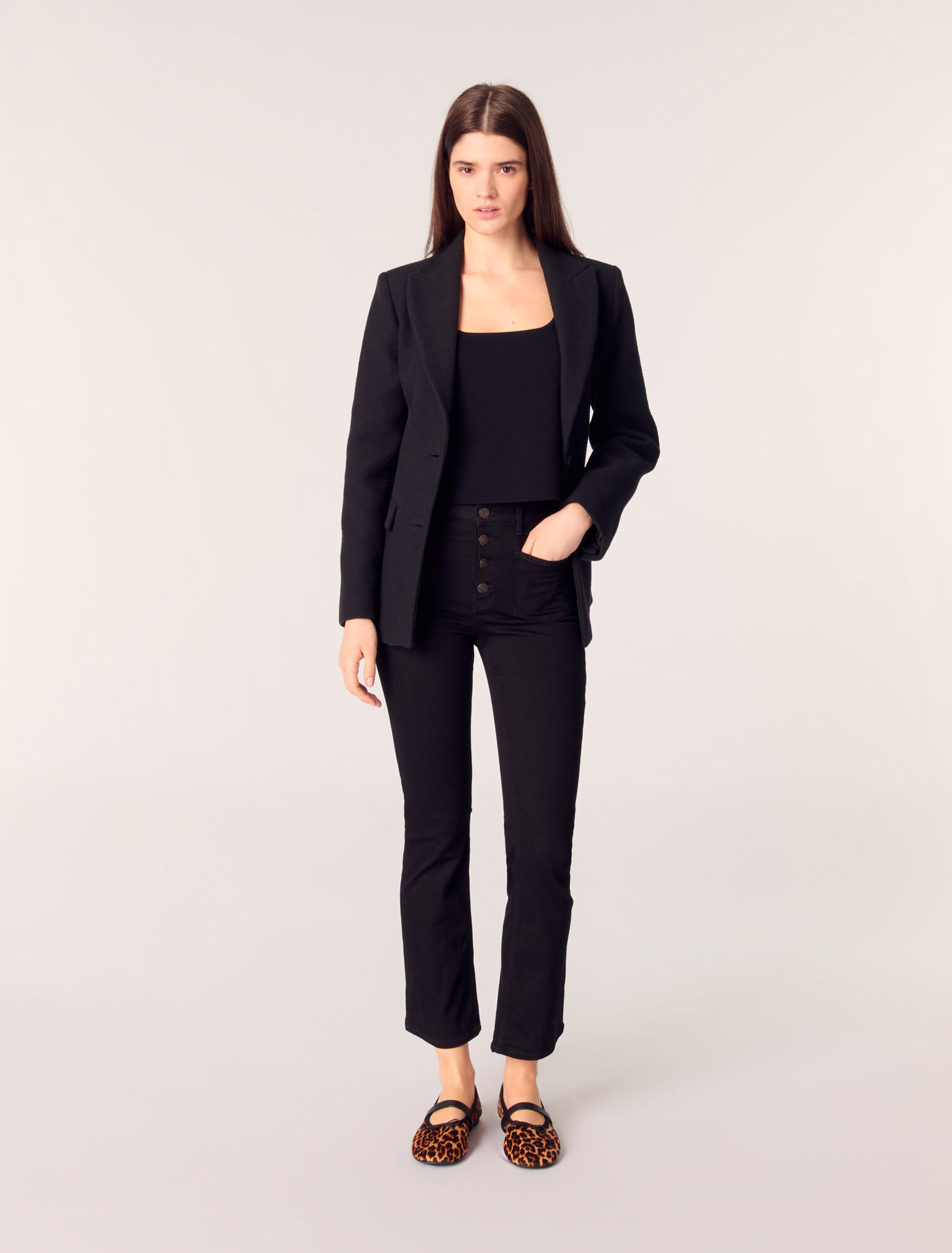 Jeans with pockets, flared at the bottom