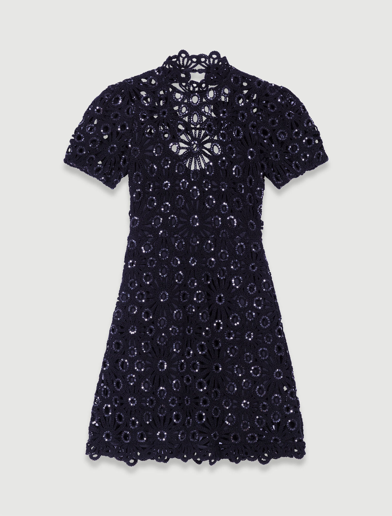 Robe dos nu en crochet et sequins