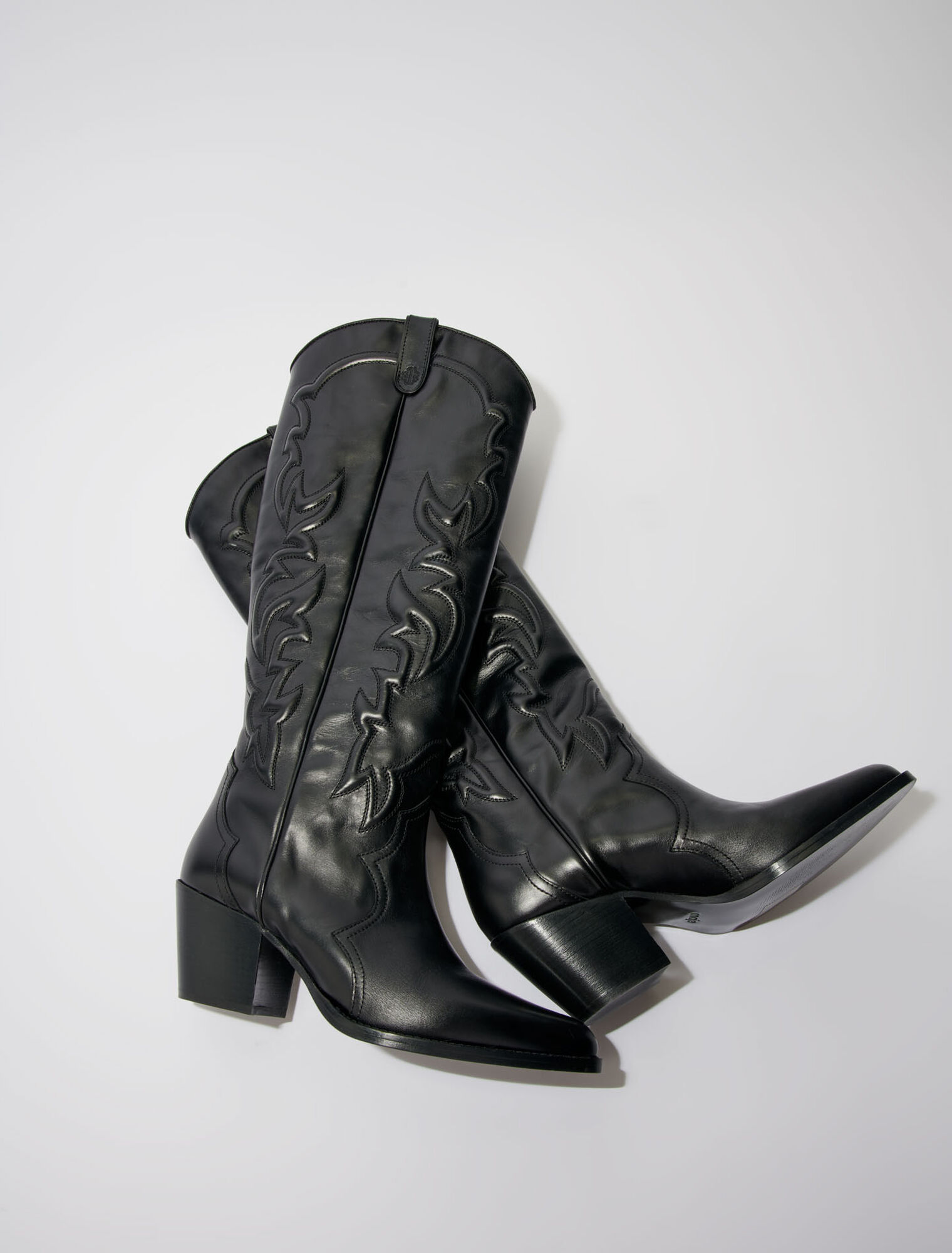 Bottes santiags en cuir lisse brodé