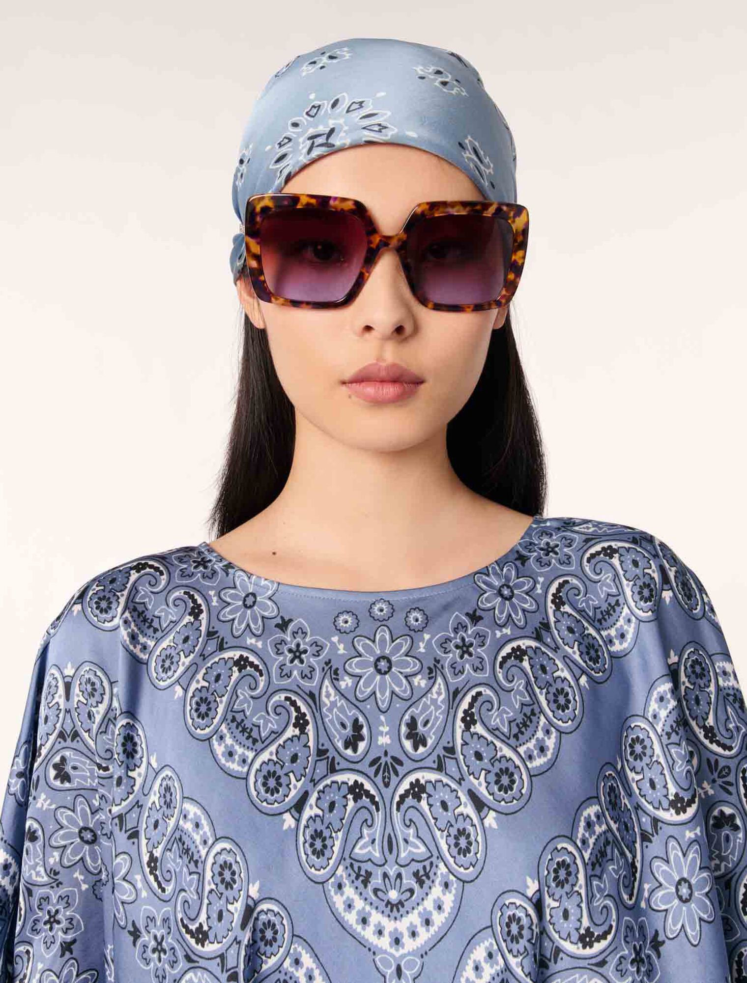Foulard à imprimé bandana