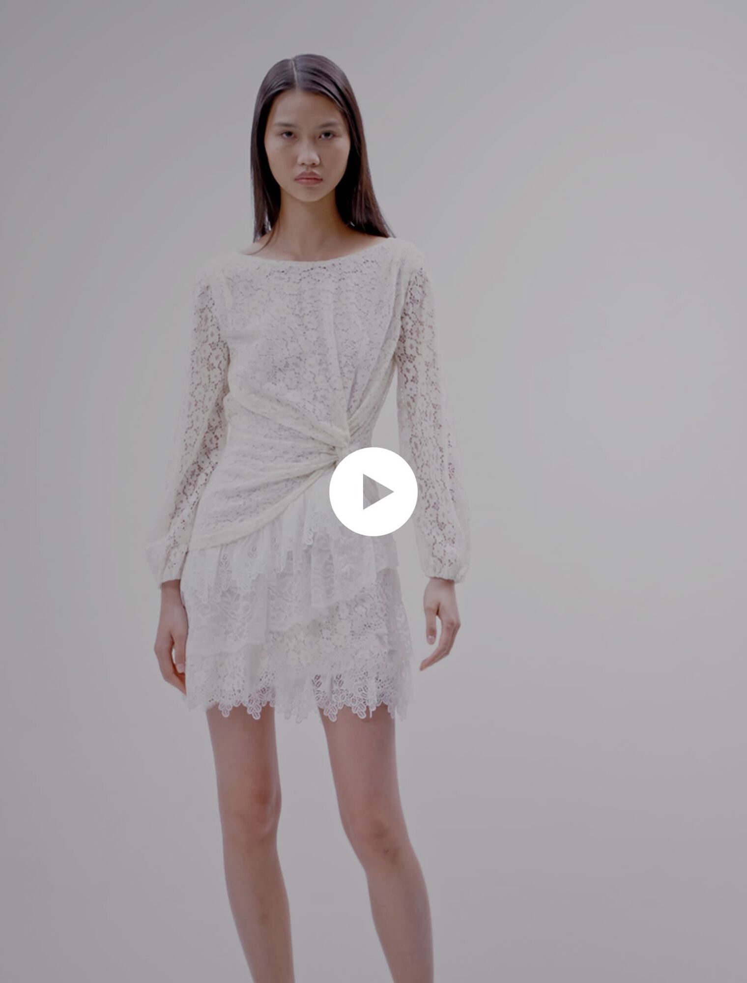 Robe drapée en dentelle