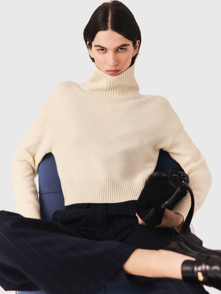 High-neck cashmere jumper