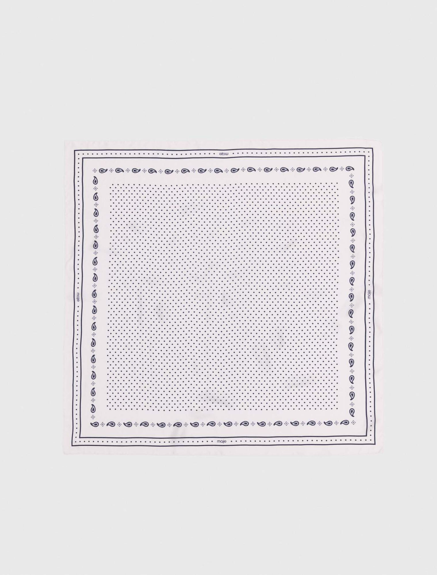 Carr&eacute; 90x90 imprim&eacute; en soie